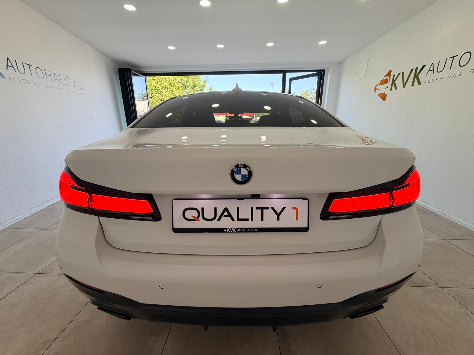 BMW 530d xDrive 48V M Sport Steptronic-image-5