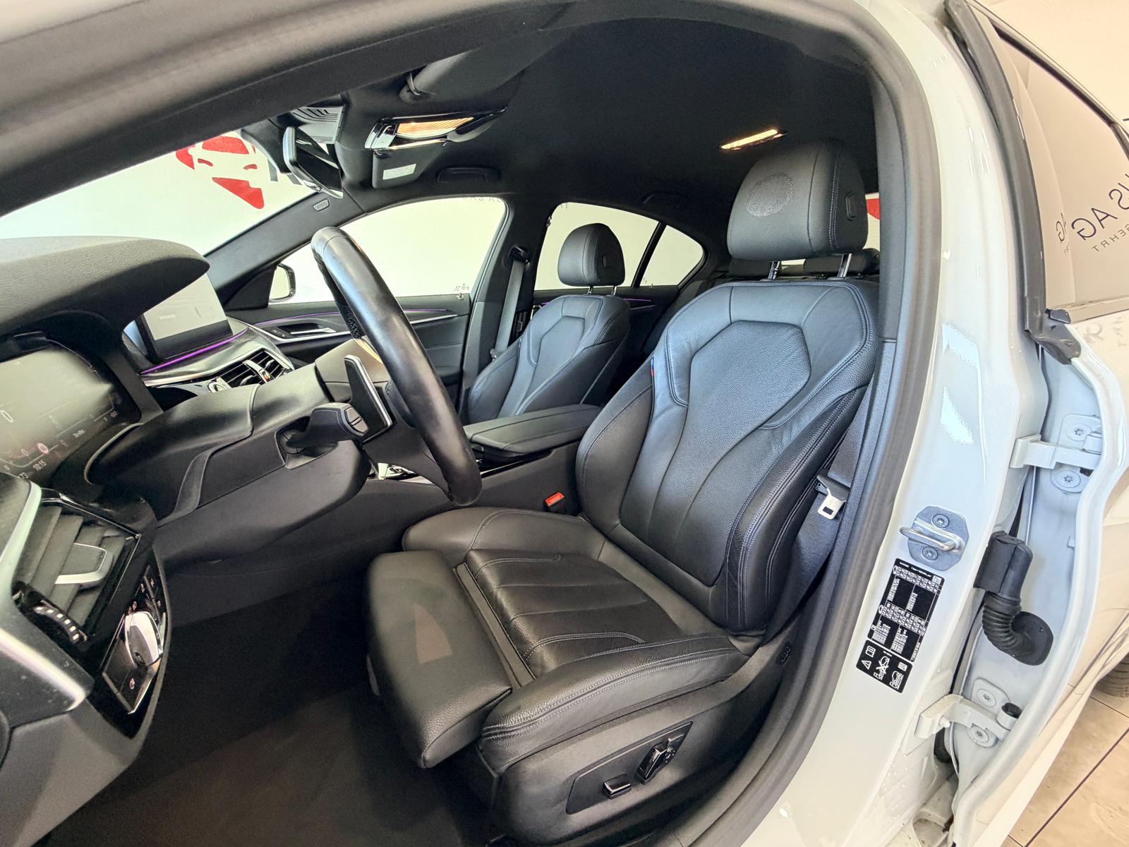 BMW 530d xDrive 48V M Sport Steptronic-image-11