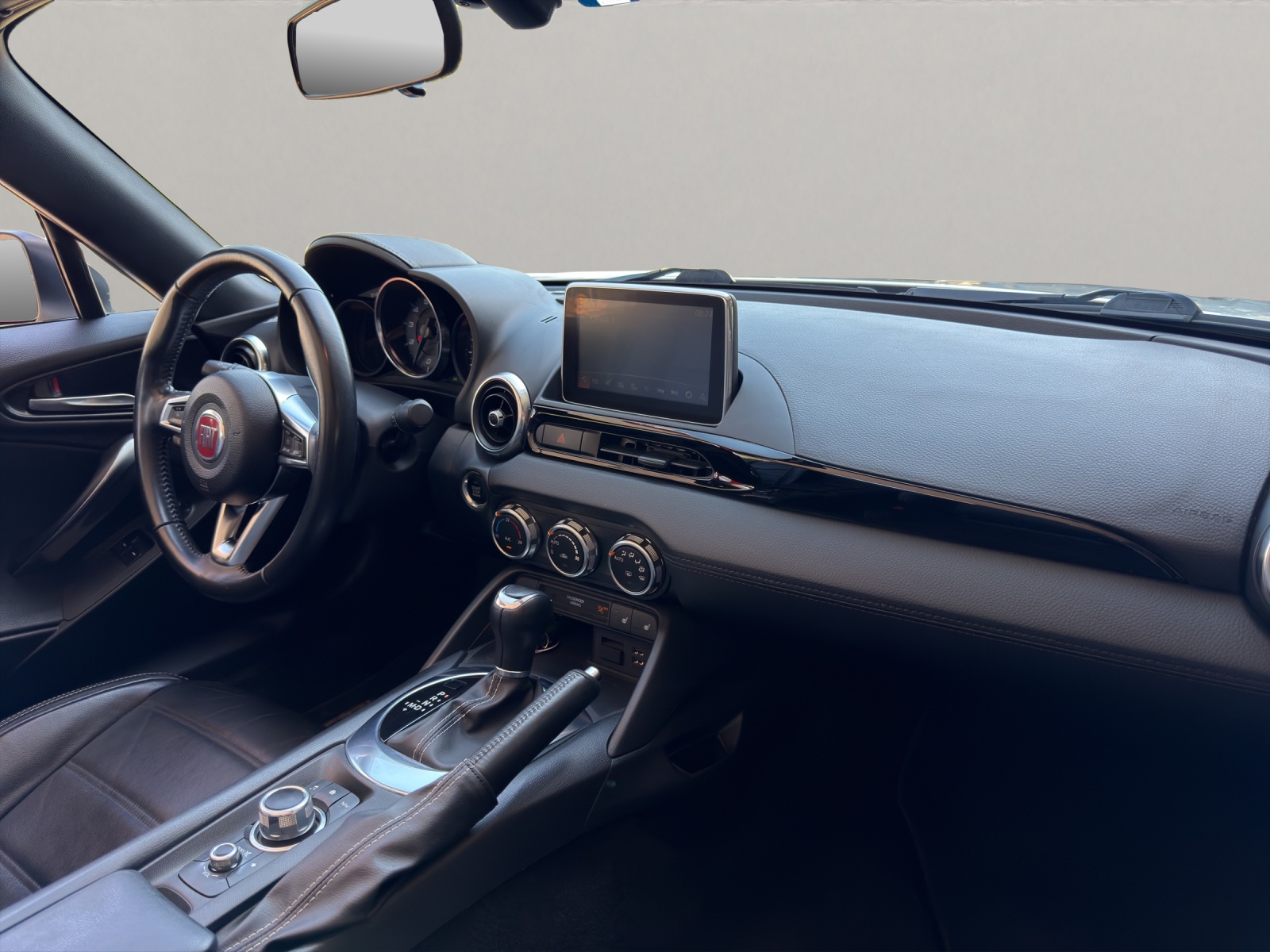 FIAT 124 Spider 1.4 MultiAir Lusso-image-10
