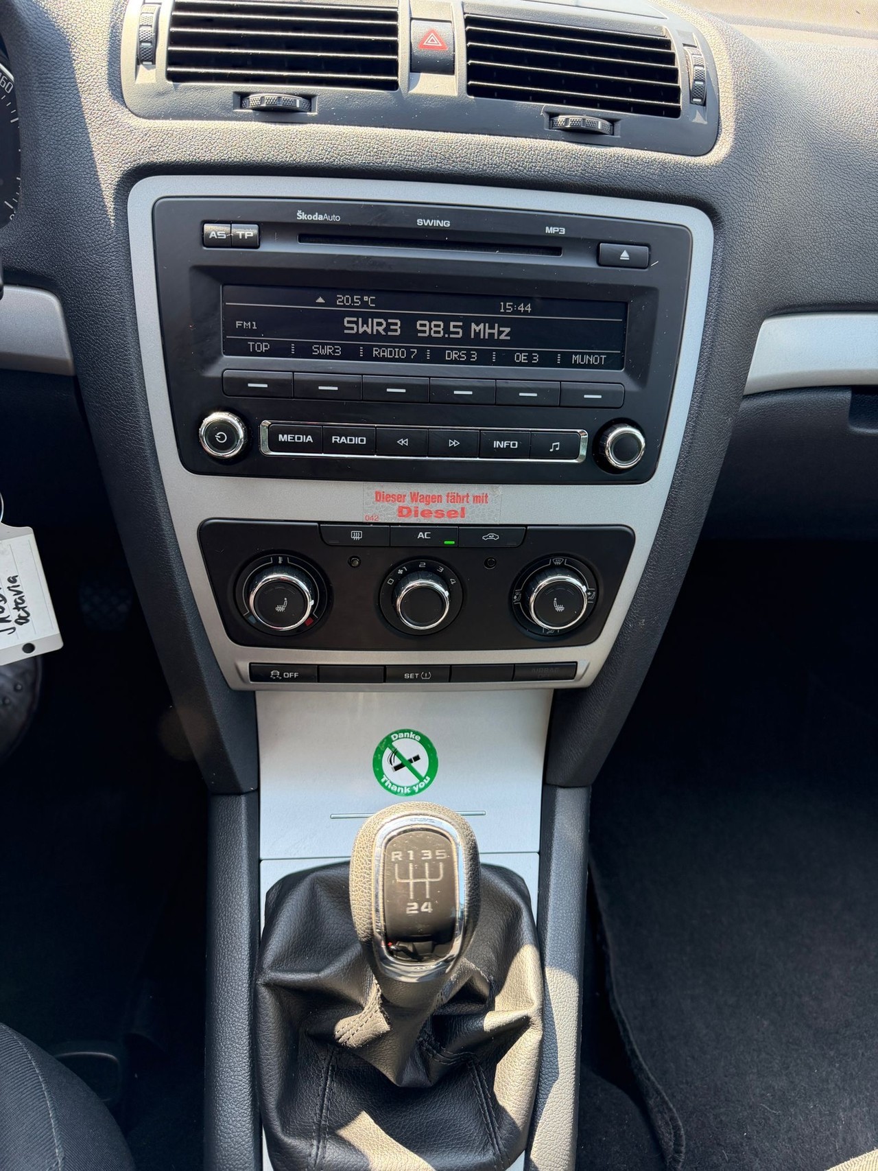 SKODA Octavia Combi 1.6 TDI Greenline-image-12