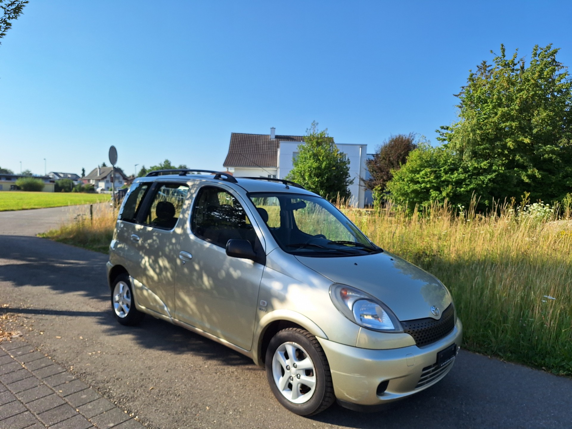 TOYOTA Yaris Verso 1.3 Linea Sol-image-0