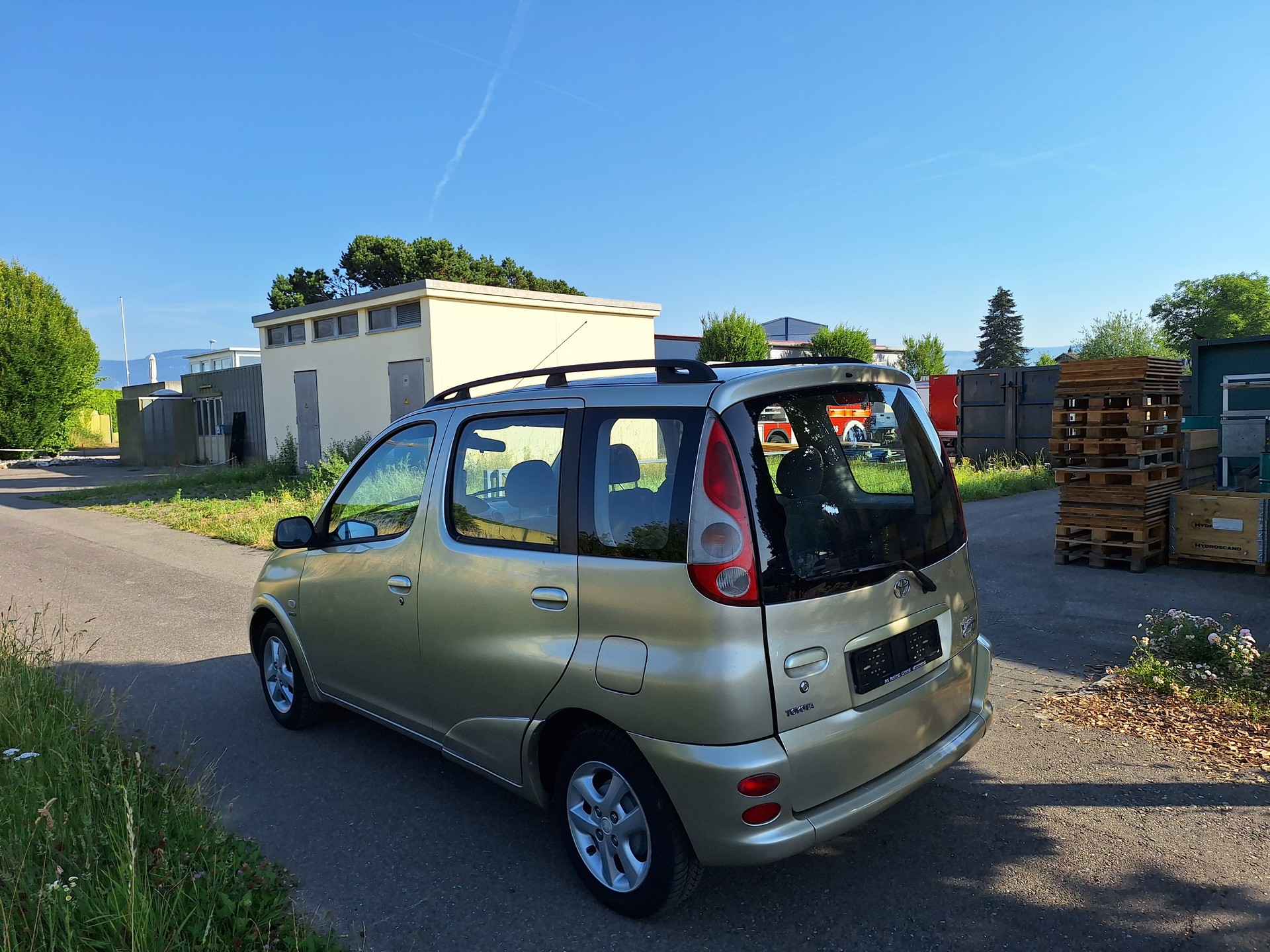 TOYOTA Yaris Verso 1.3 Linea Sol-image-5