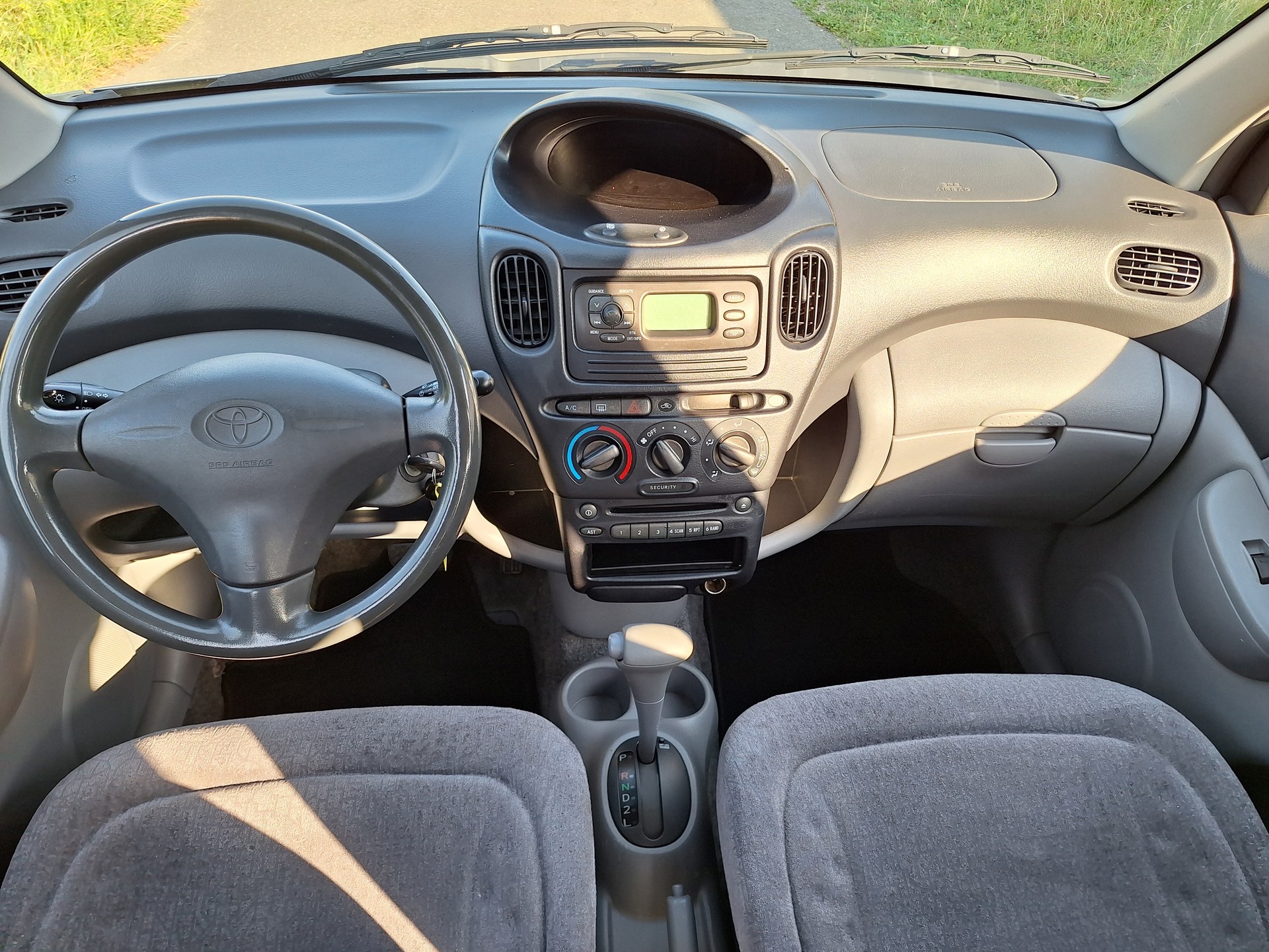 TOYOTA Yaris Verso 1.3 Linea Sol-image-10