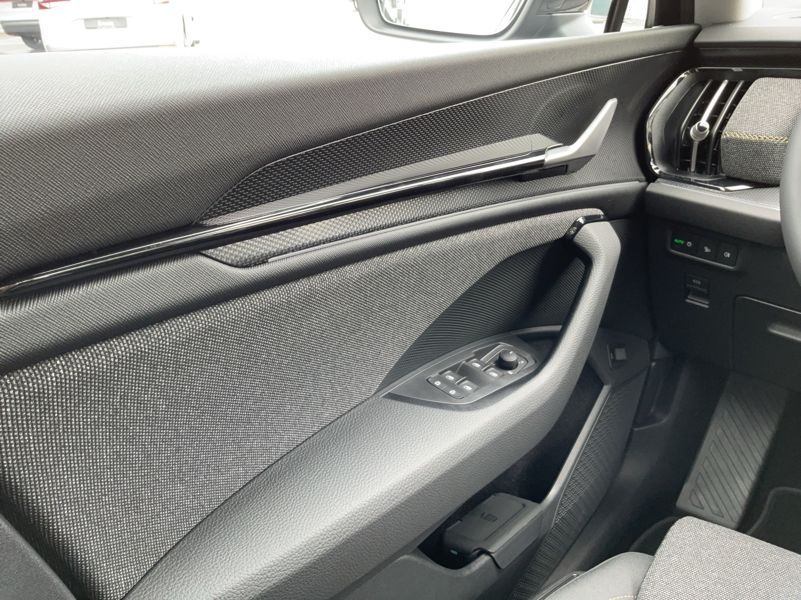 SKODA Kodiaq 2.0 TSI Dynamic 4x4-image-8