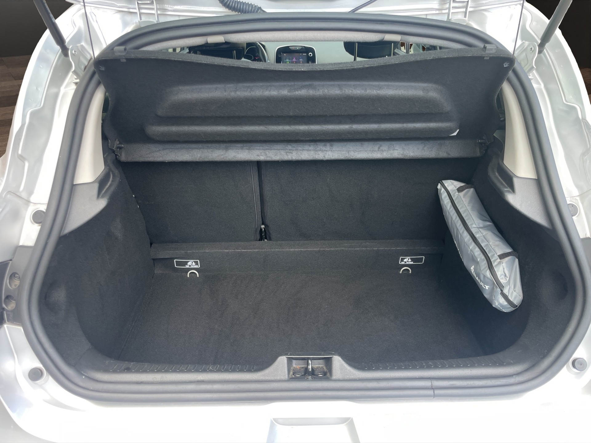 RENAULT Clio 1.2 16V T Intens-image-14