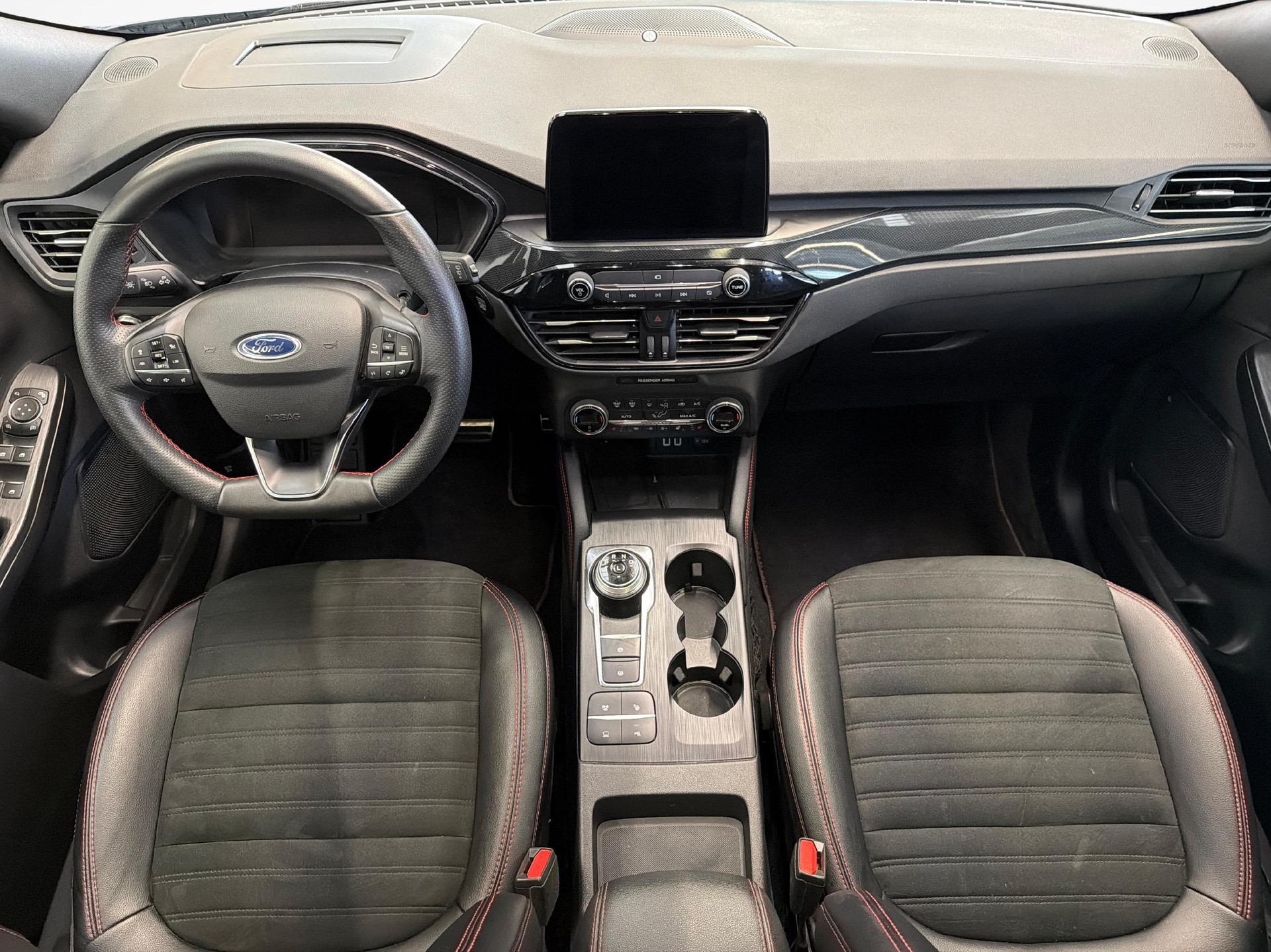 FORD Kuga 2.5 Hybrid ST-Line X 4x4-image-2
