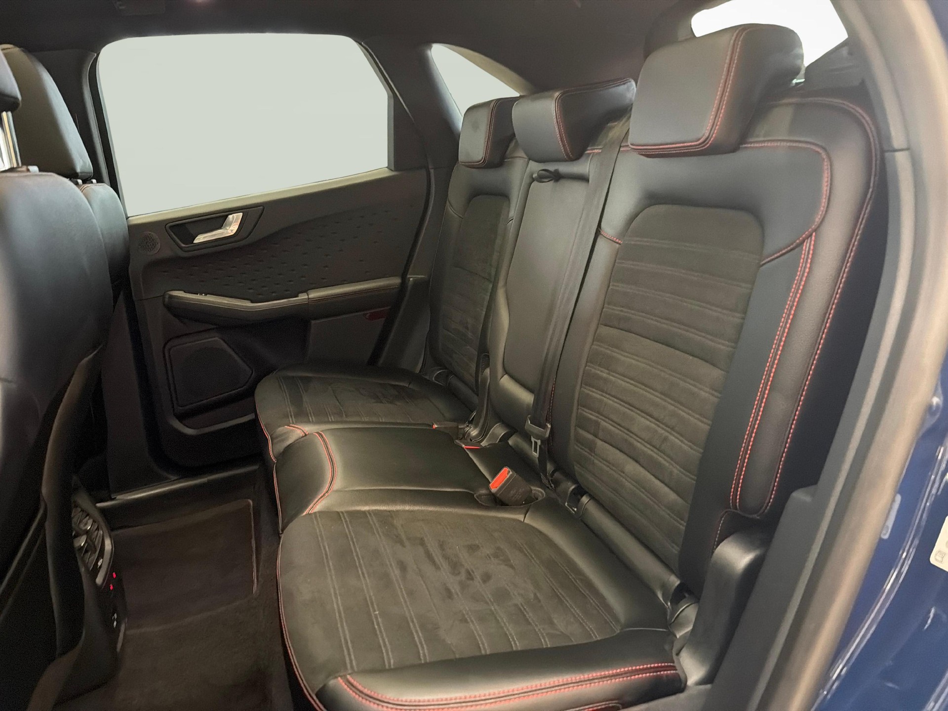 FORD Kuga 2.5 Hybrid ST-Line X 4x4-image-6