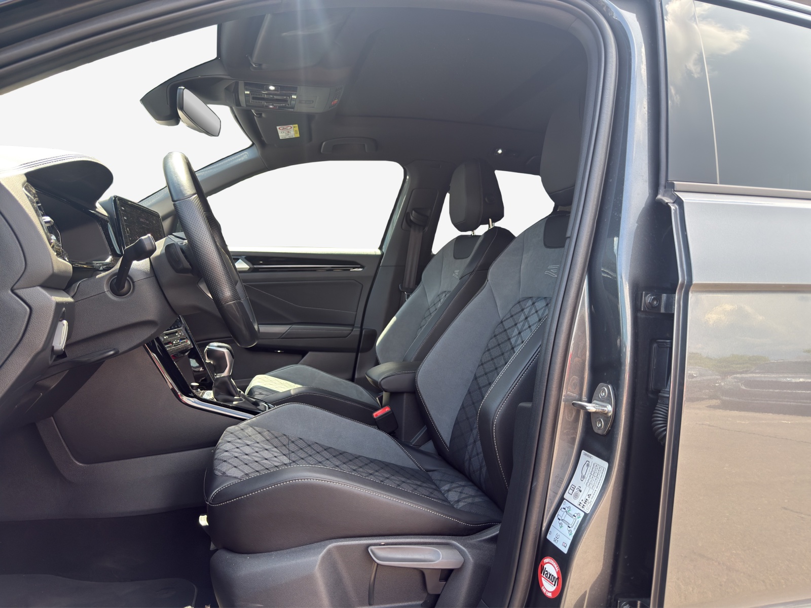 VW T-Roc 2.0 TSI R-Line DSG 4Motion-image-7