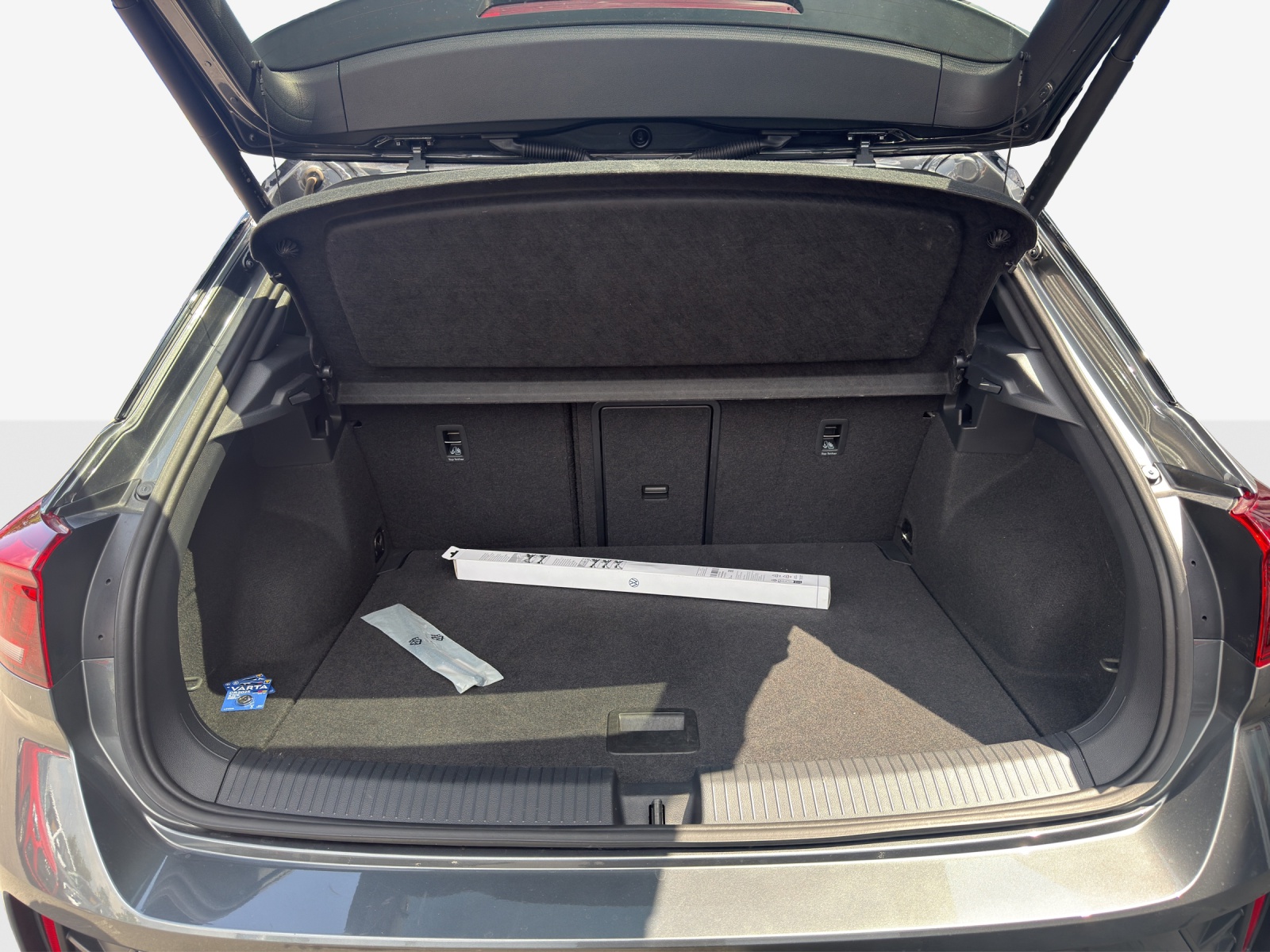 VW T-Roc 2.0 TSI R-Line DSG 4Motion-image-12