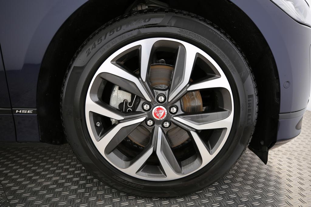 JAGUAR I-Pace EV400 HSE AWD-image-13