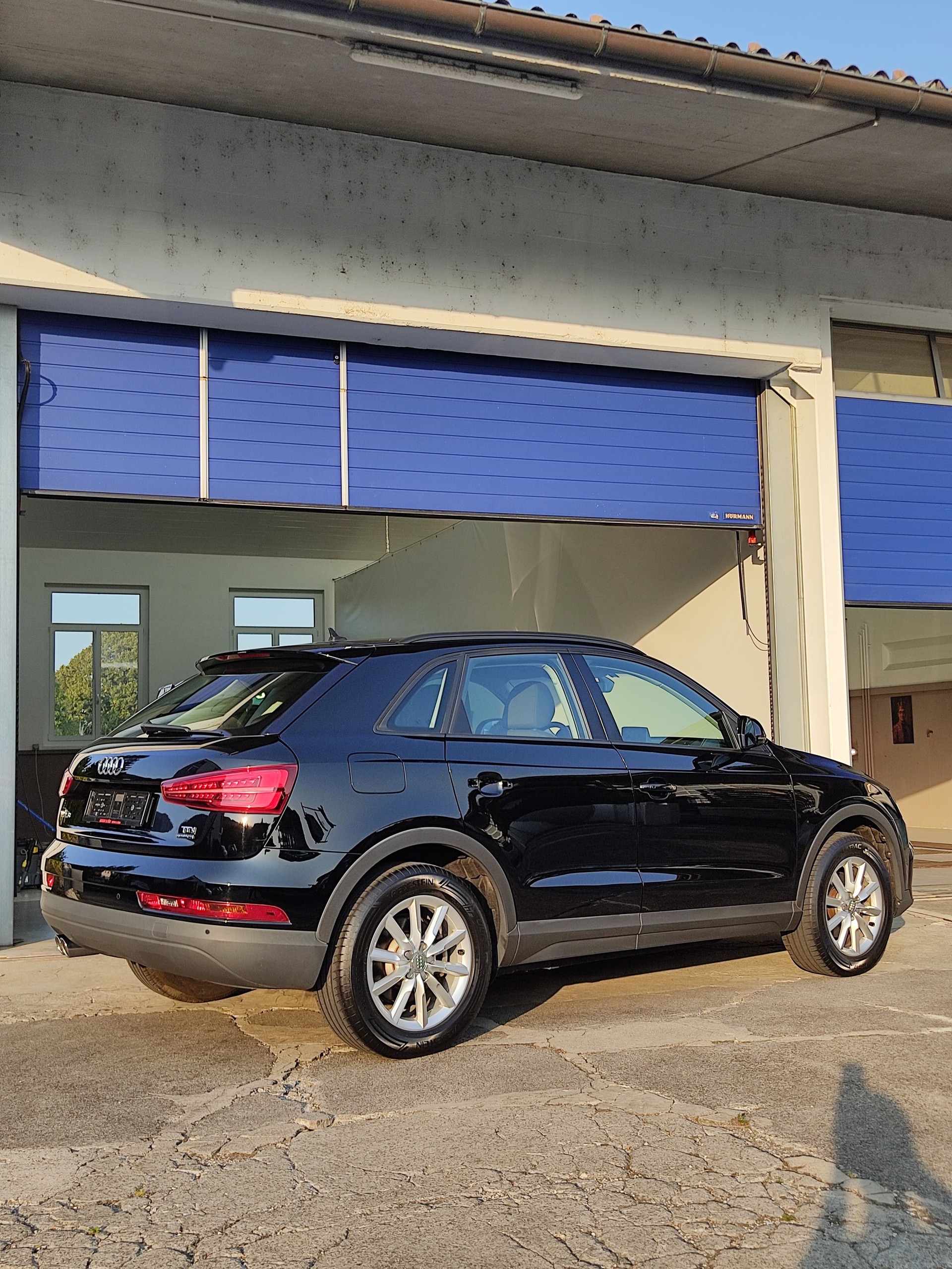 AUDI Q3 2.0 TDI quattro S-tronic-image-5
