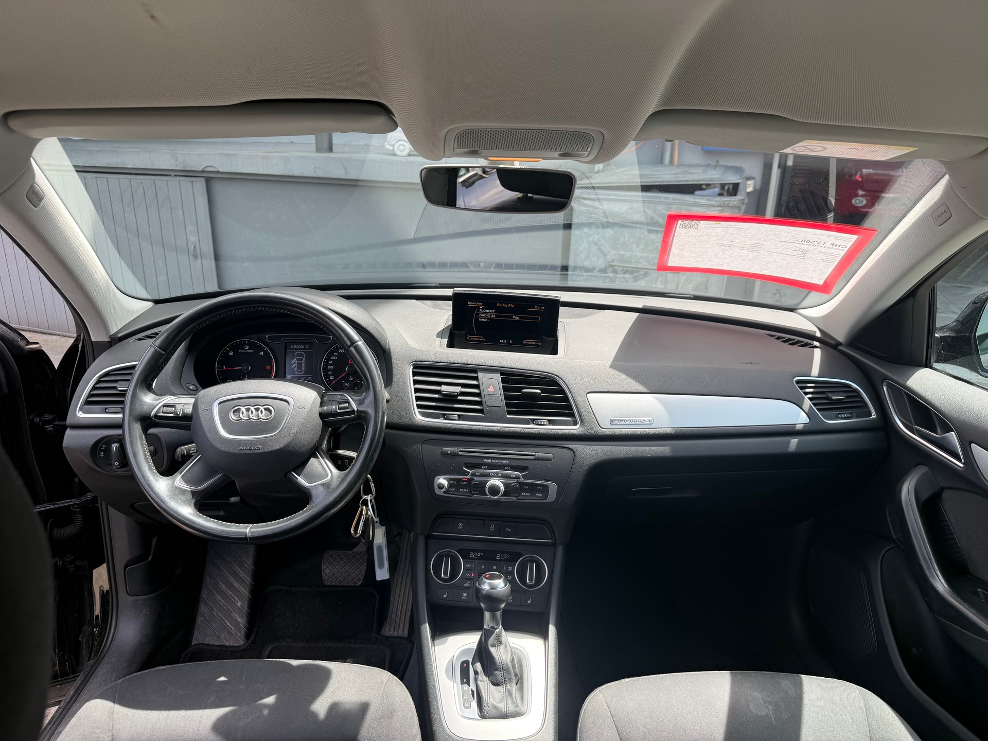 AUDI Q3 2.0 TDI quattro S-tronic-image-5