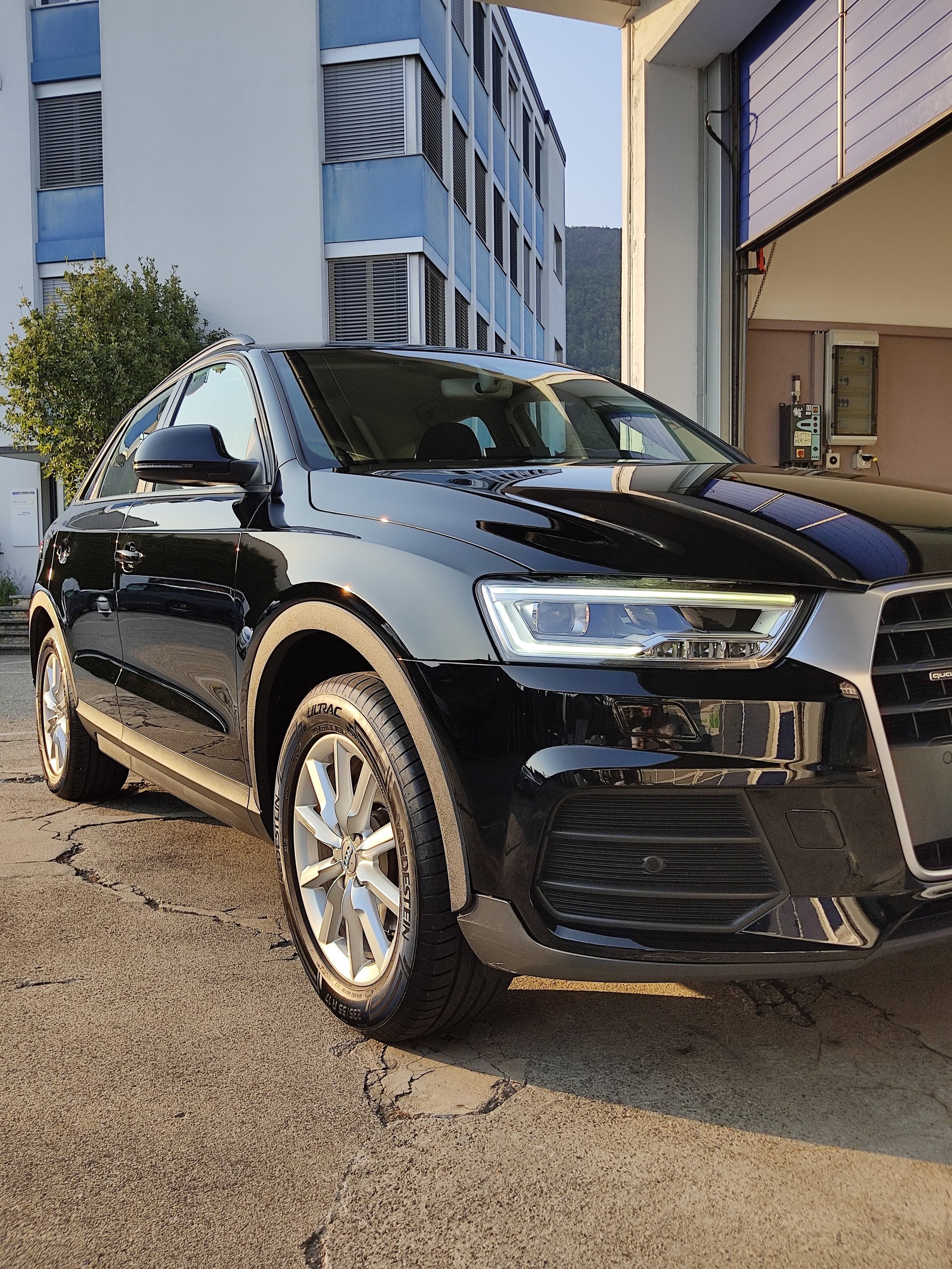 AUDI Q3 2.0 TDI quattro S-tronic-image-7
