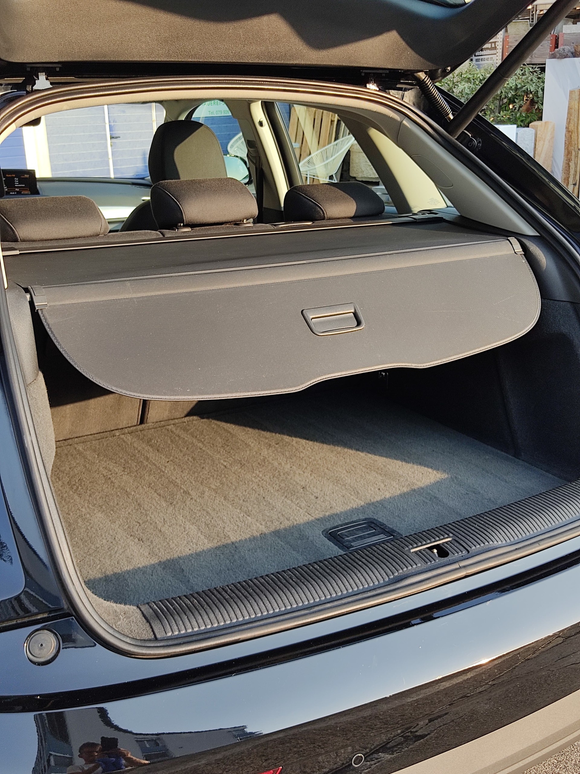 AUDI Q3 2.0 TDI quattro S-tronic-image-12