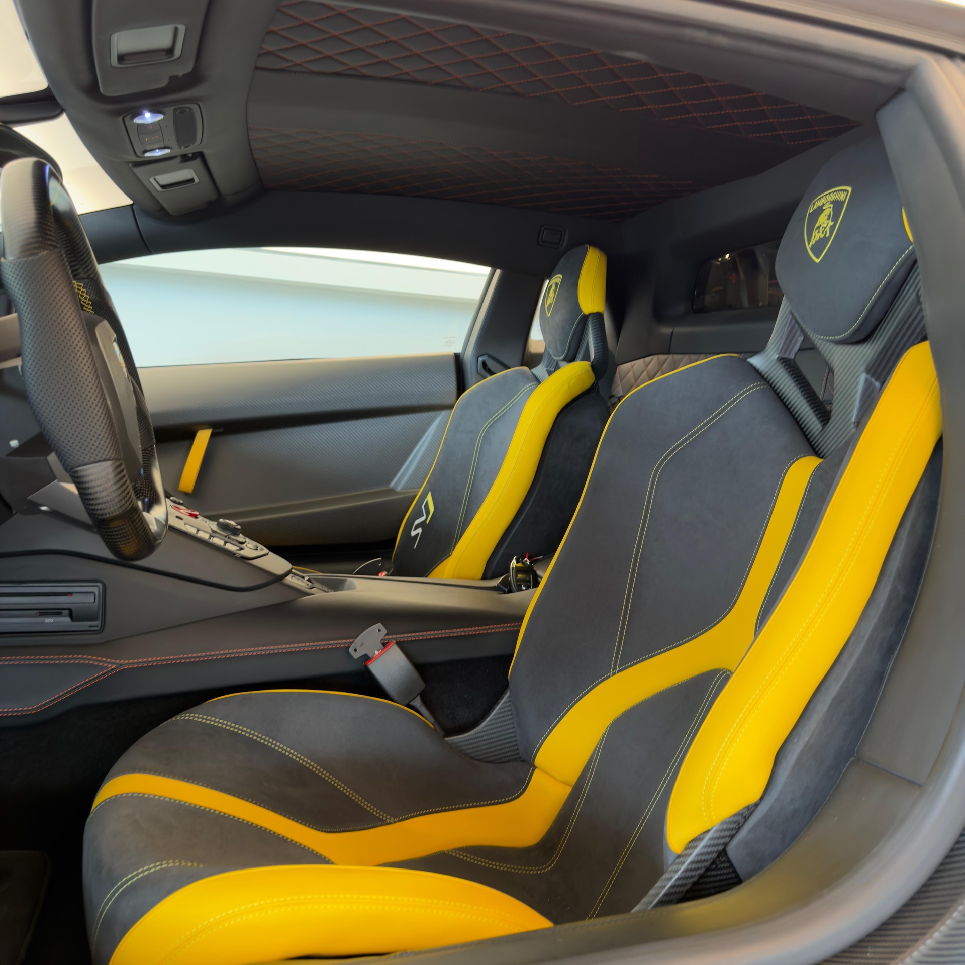 LAMBORGHINI Aventador LP700-4 Coupé E-Gear SVJ CONVERSION-image-9