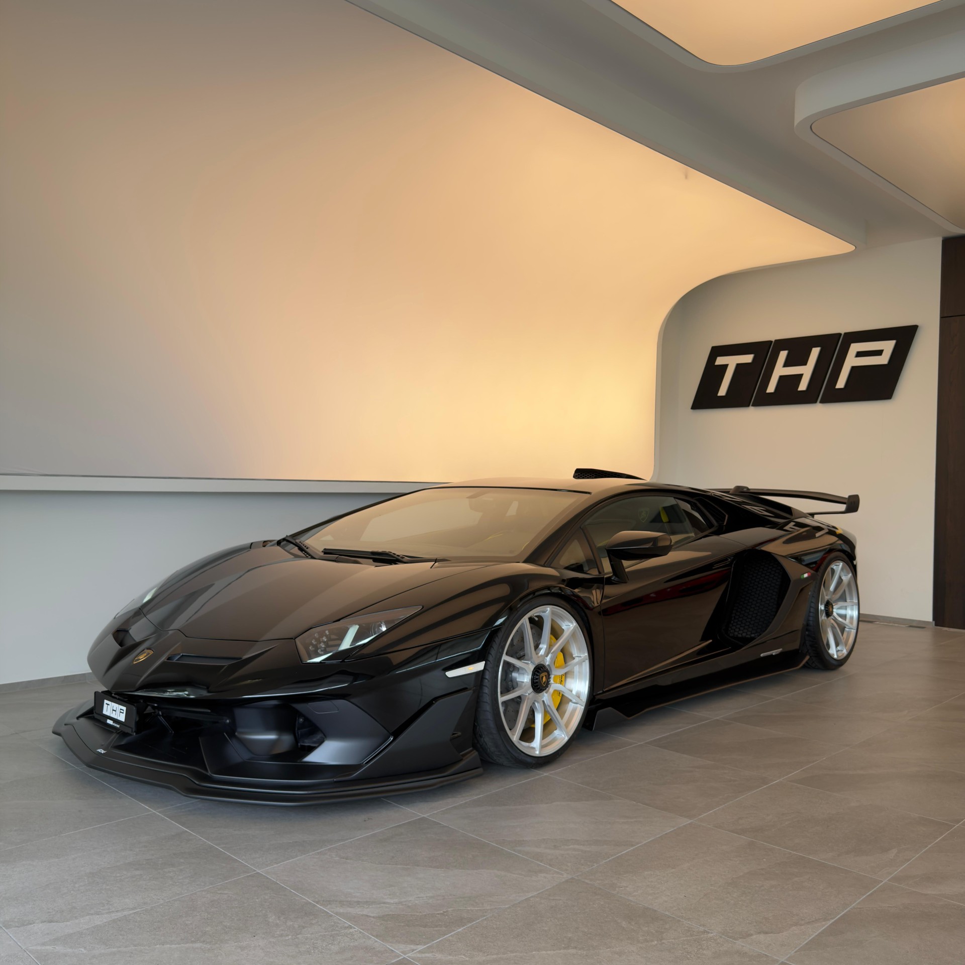 LAMBORGHINI Aventador LP700-4 Coupé E-Gear SVJ CONVERSION