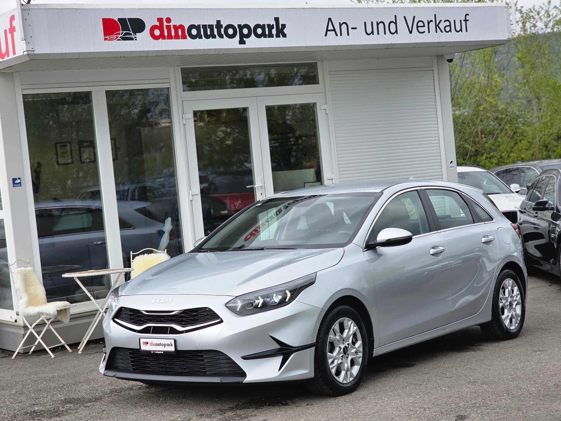 KIA Ceed 1.5 T-GDi MHEV Power DCT * CH-Fahrzeug *-image-0