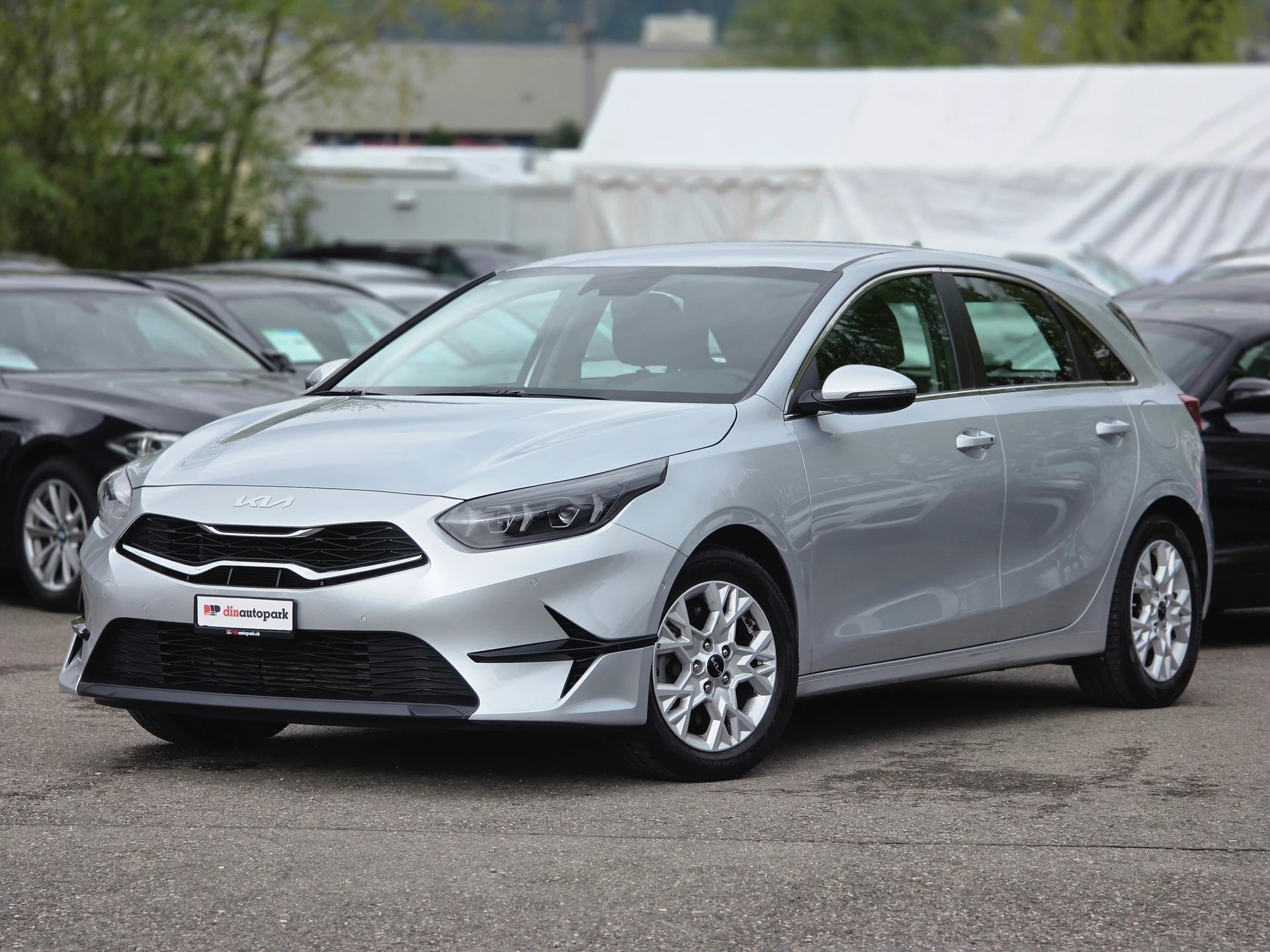 KIA Ceed 1.5 T-GDi MHEV Power DCT * CH-Fahrzeug *-image-2