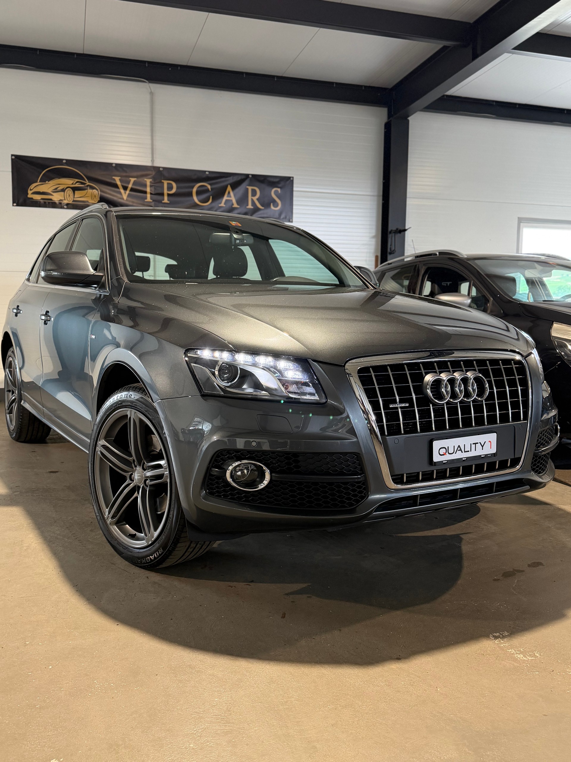 AUDI Q5 2.0 TFSI quattro-image-0