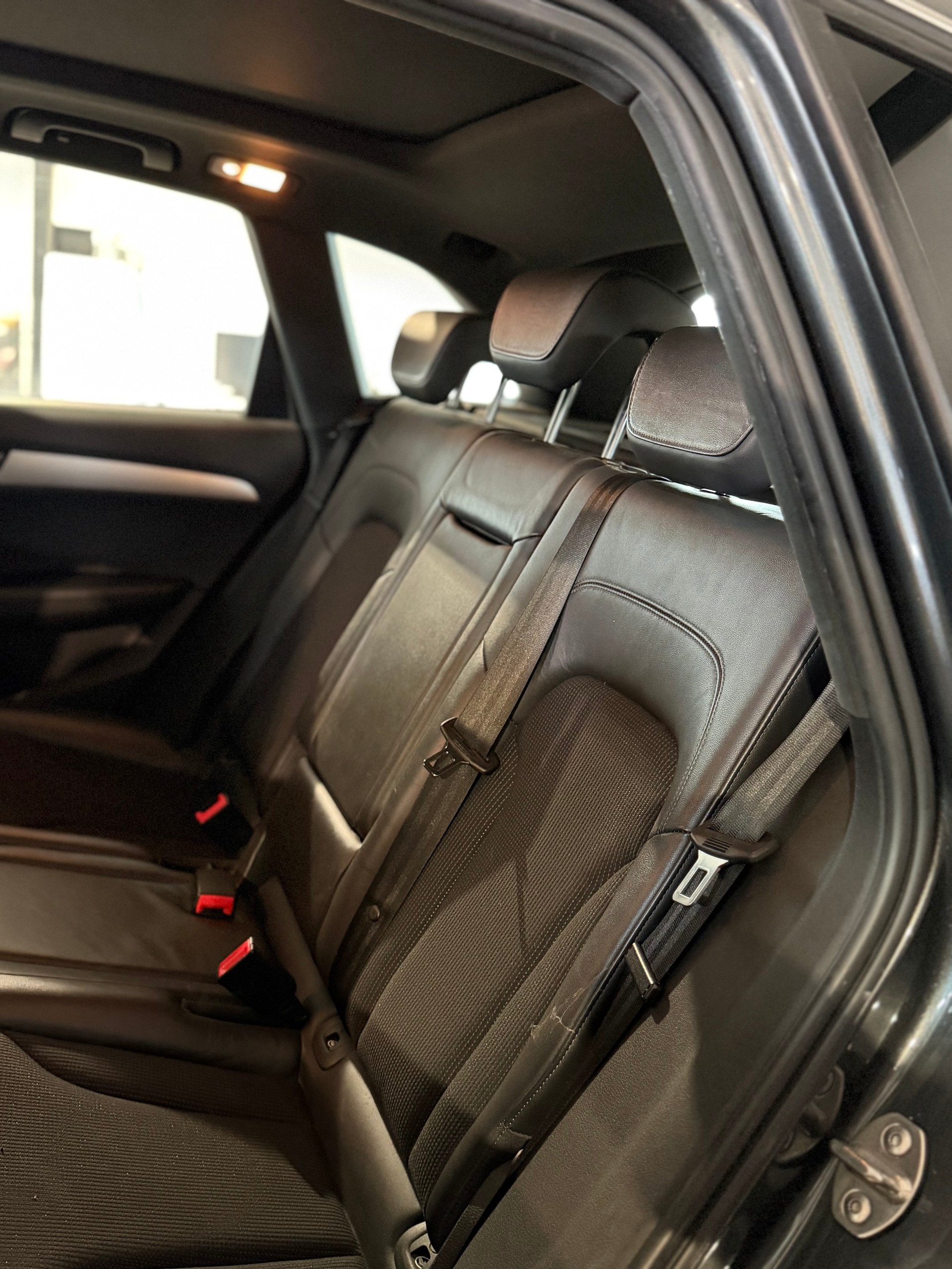 AUDI Q5 2.0 TFSI quattro-image-9