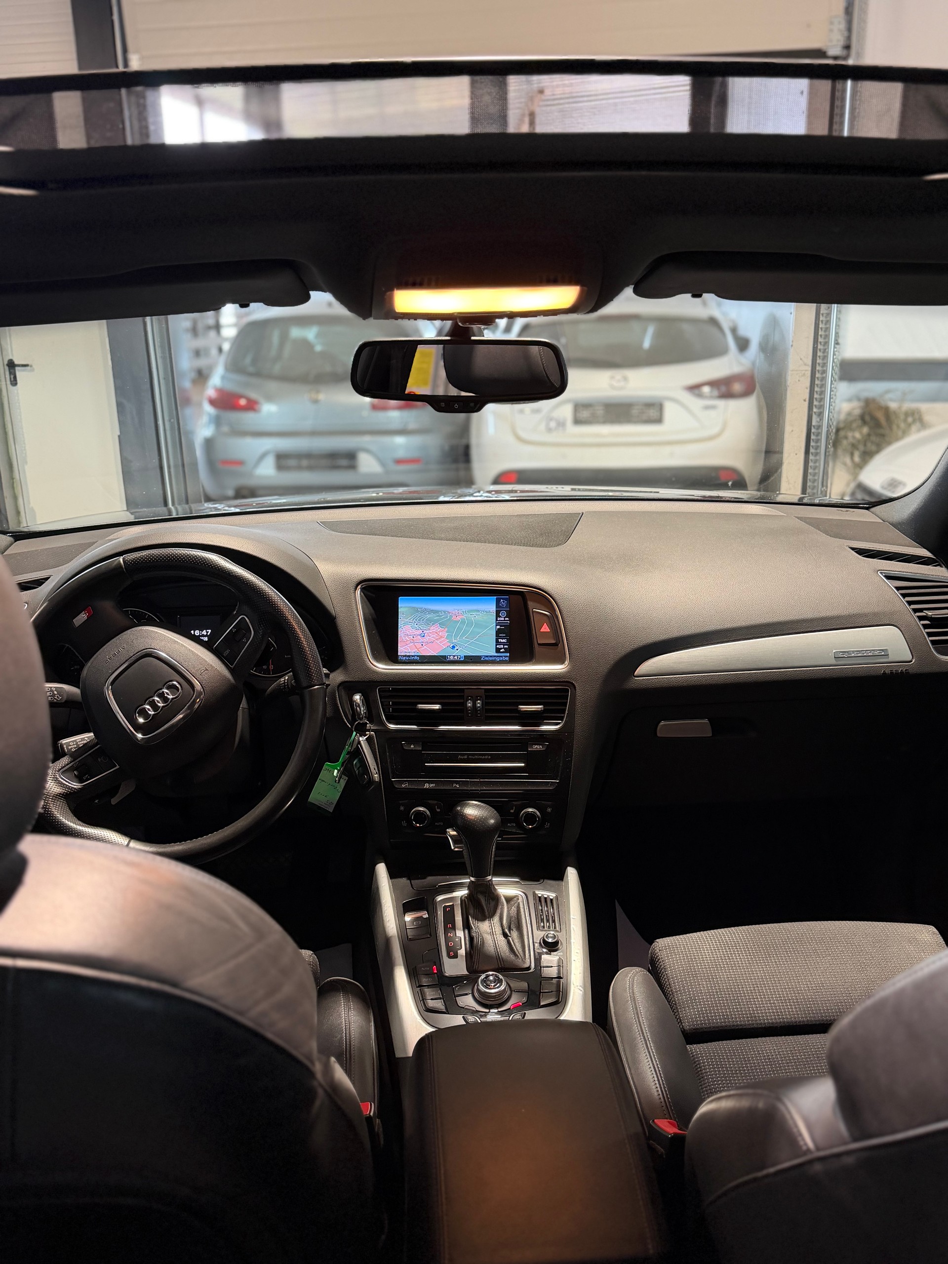 AUDI Q5 2.0 TFSI quattro-image-10