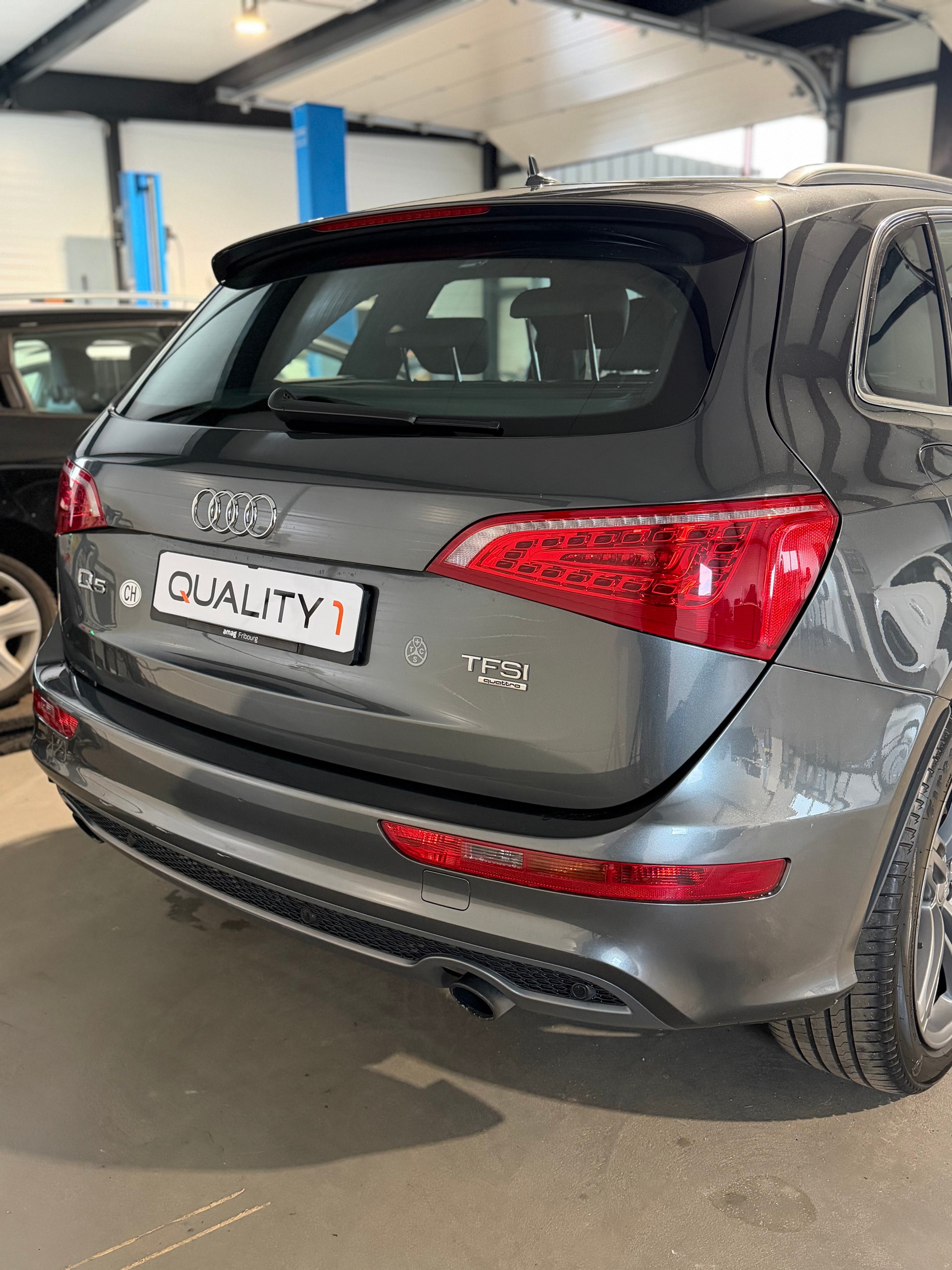 AUDI Q5 2.0 TFSI quattro-image-4