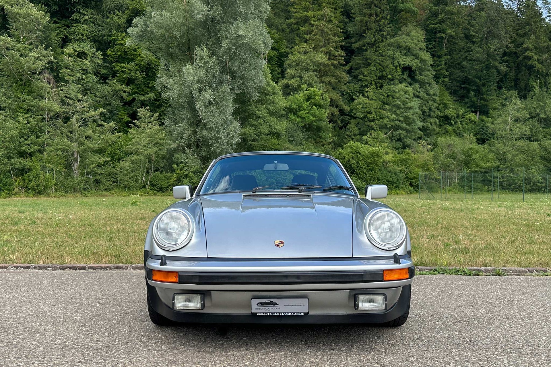 PORSCHE 911 Turbo 3.3-image-2