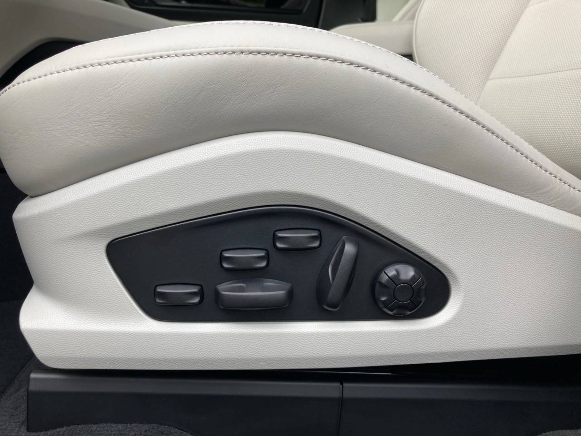 PORSCHE Macan 4-image-20