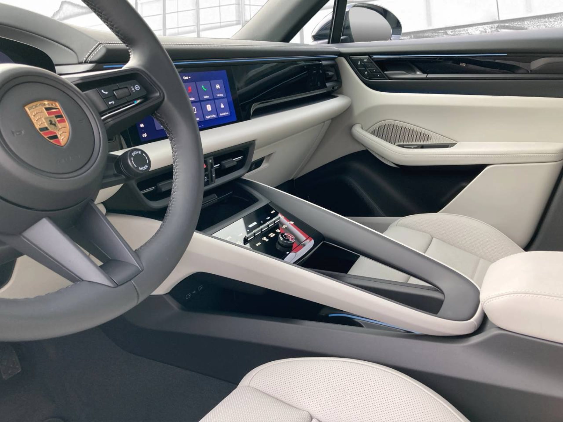 PORSCHE Macan 4-image-4
