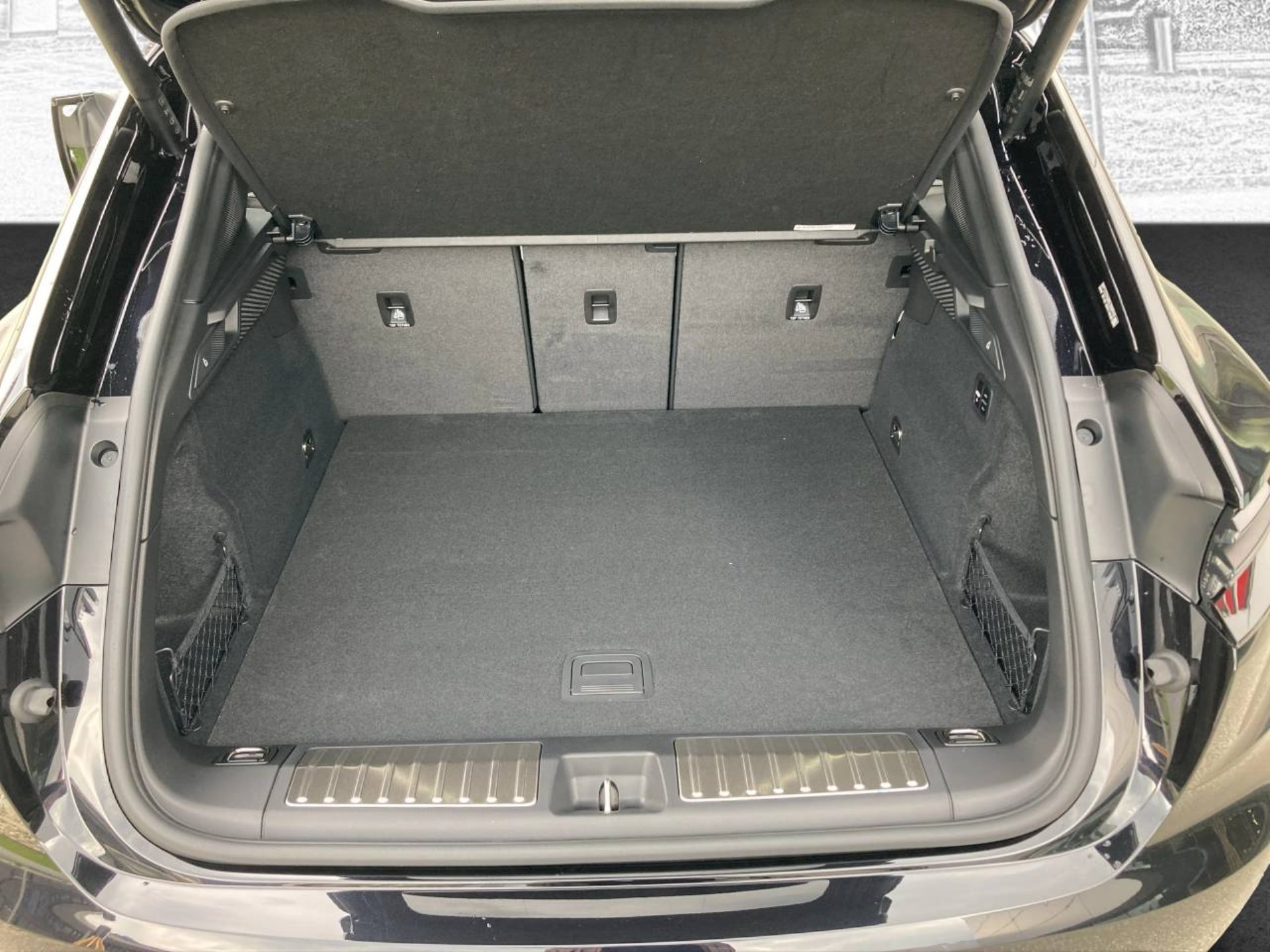 PORSCHE Macan 4-image-26