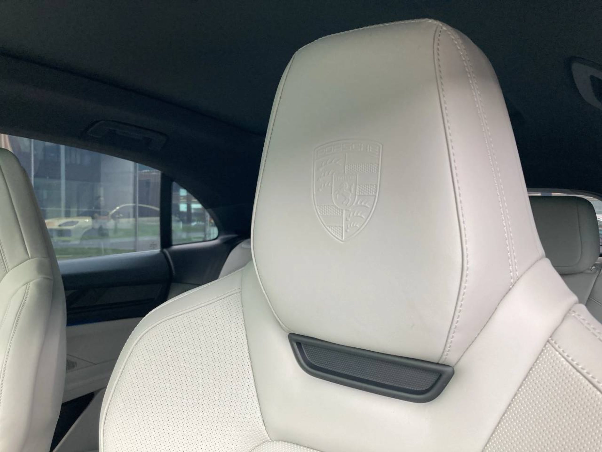 PORSCHE Macan 4-image-30