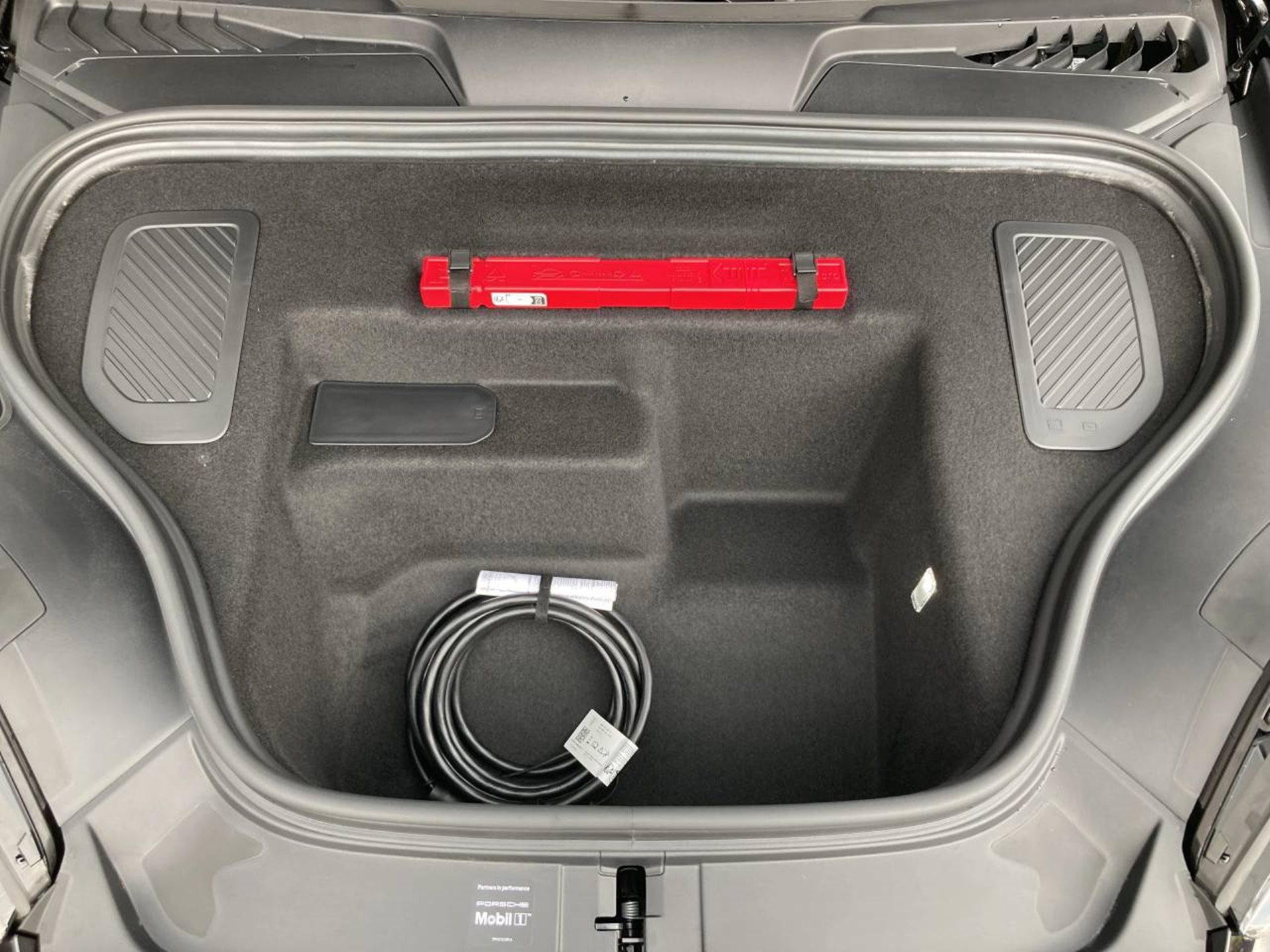 PORSCHE Macan 4-image-19
