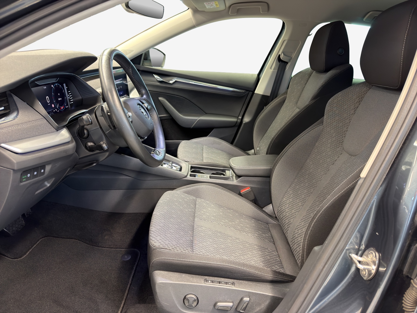 SKODA Octavia Combi 1.4 TSI PHEV DSG Style-image-8