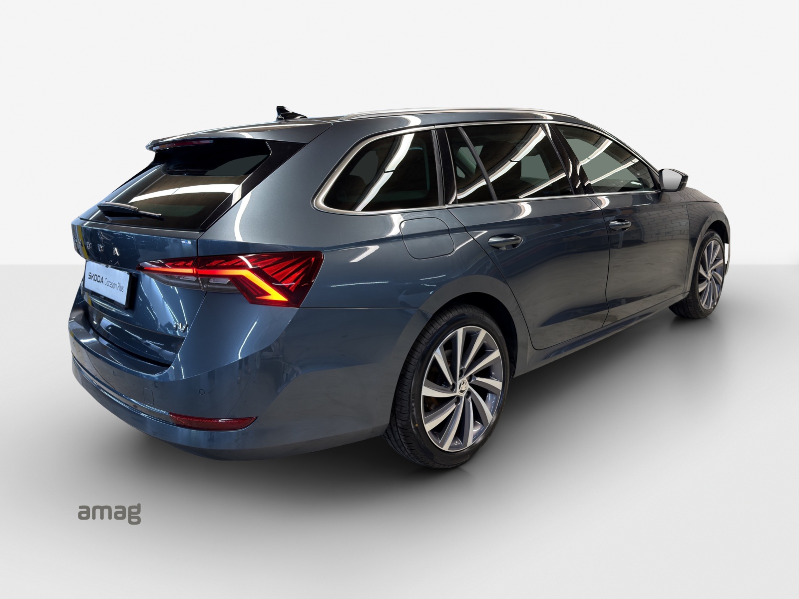 SKODA Octavia Combi 1.4 TSI PHEV DSG Style-image-5