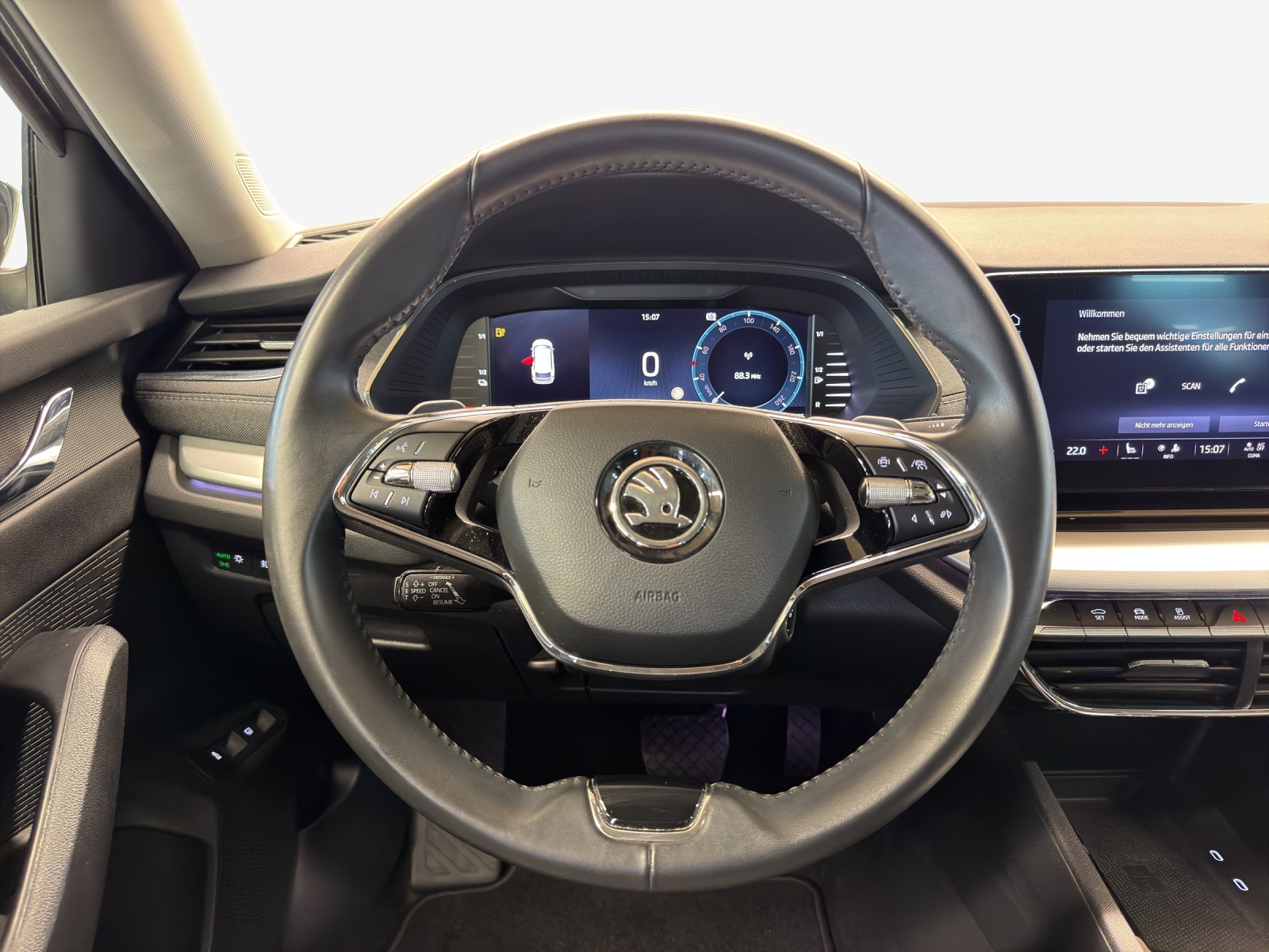 SKODA Octavia Combi 1.4 TSI PHEV DSG Style-image-10