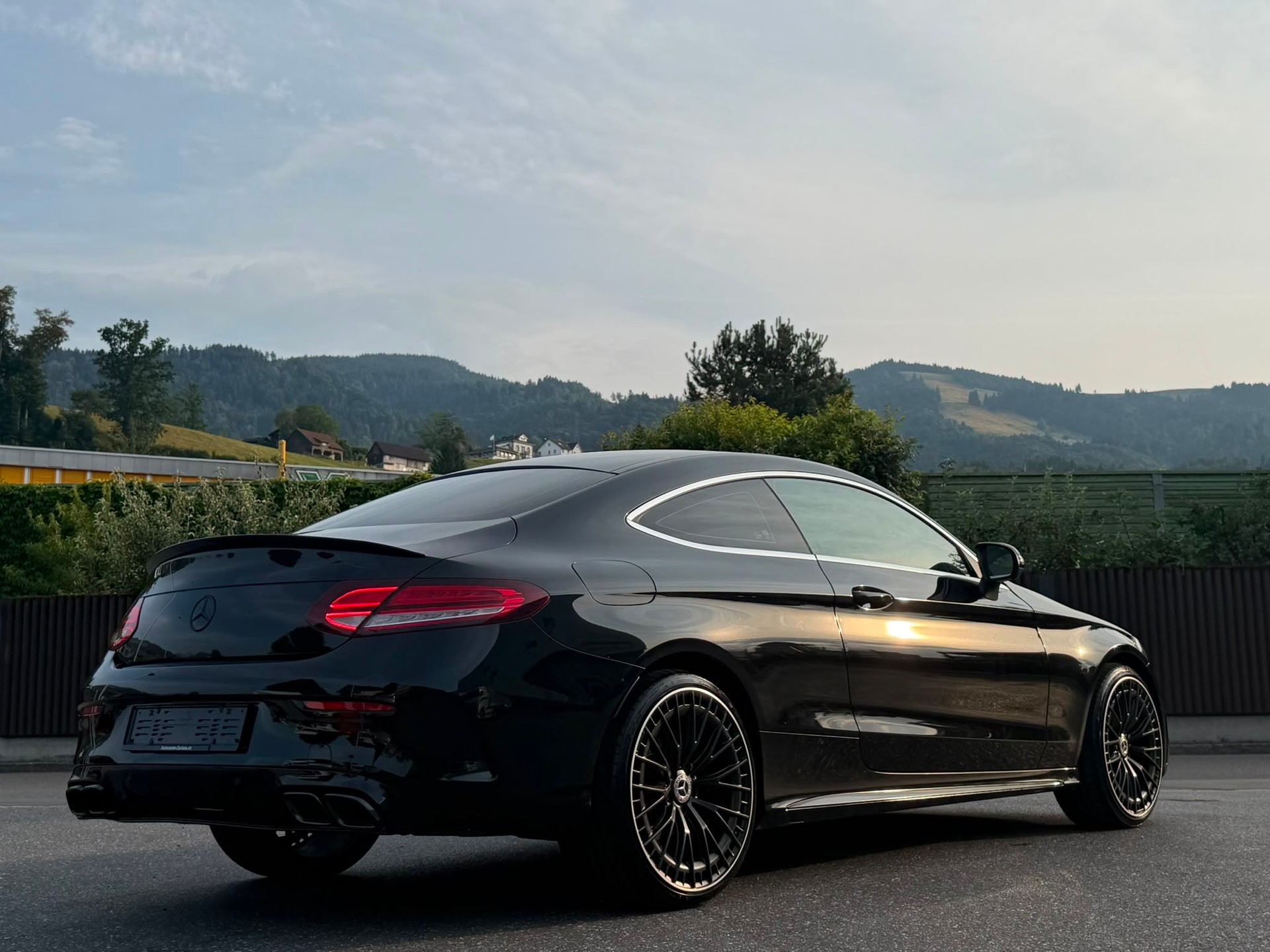 MERCEDES-BENZ C 200 Coupé 4Matic AMG Line 9G-Tronic (C63 AMG Bodykit) Black&Chrome Edition-image-4