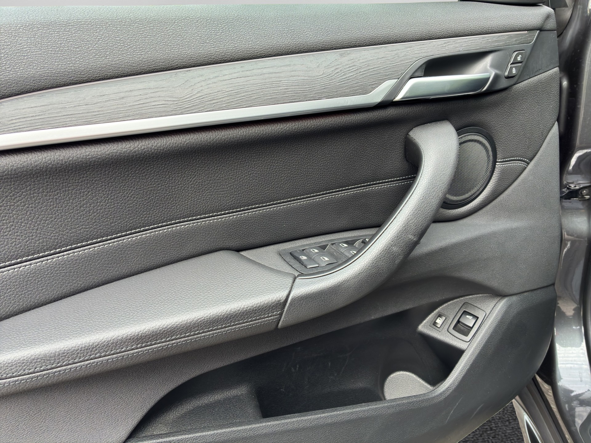 BMW X1 xDrive 25e Sport Line Steptronic-image-10