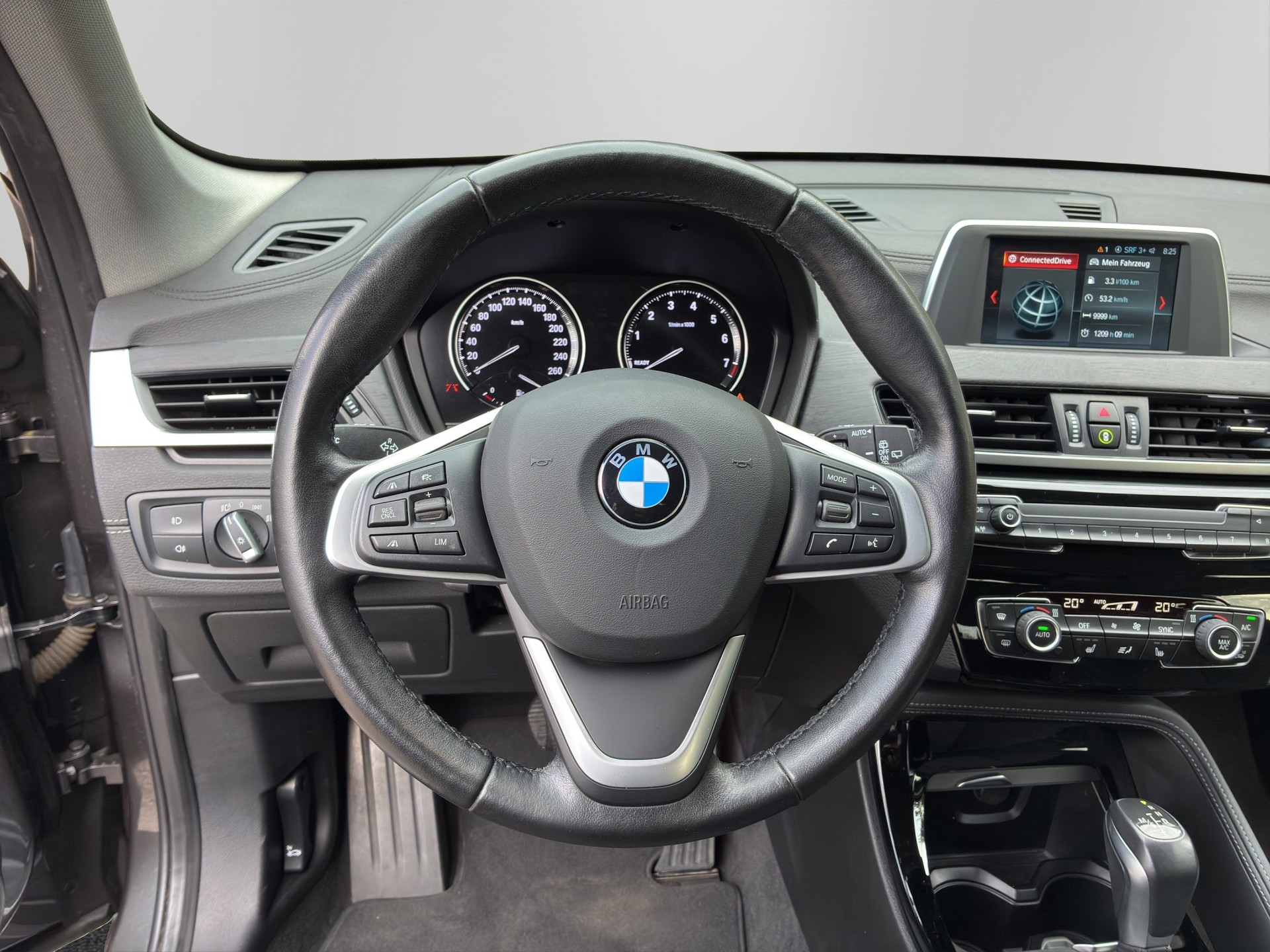 BMW X1 xDrive 25e Sport Line Steptronic-image-12