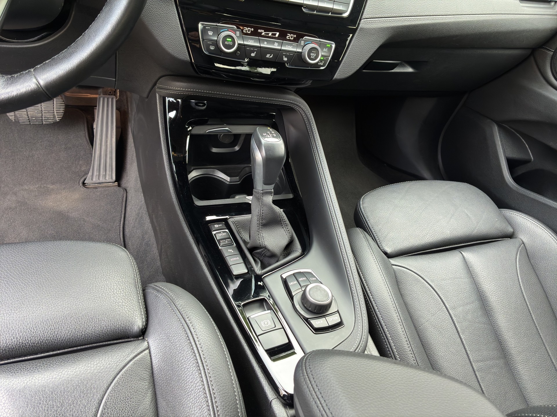 BMW X1 xDrive 25e Sport Line Steptronic-image-14