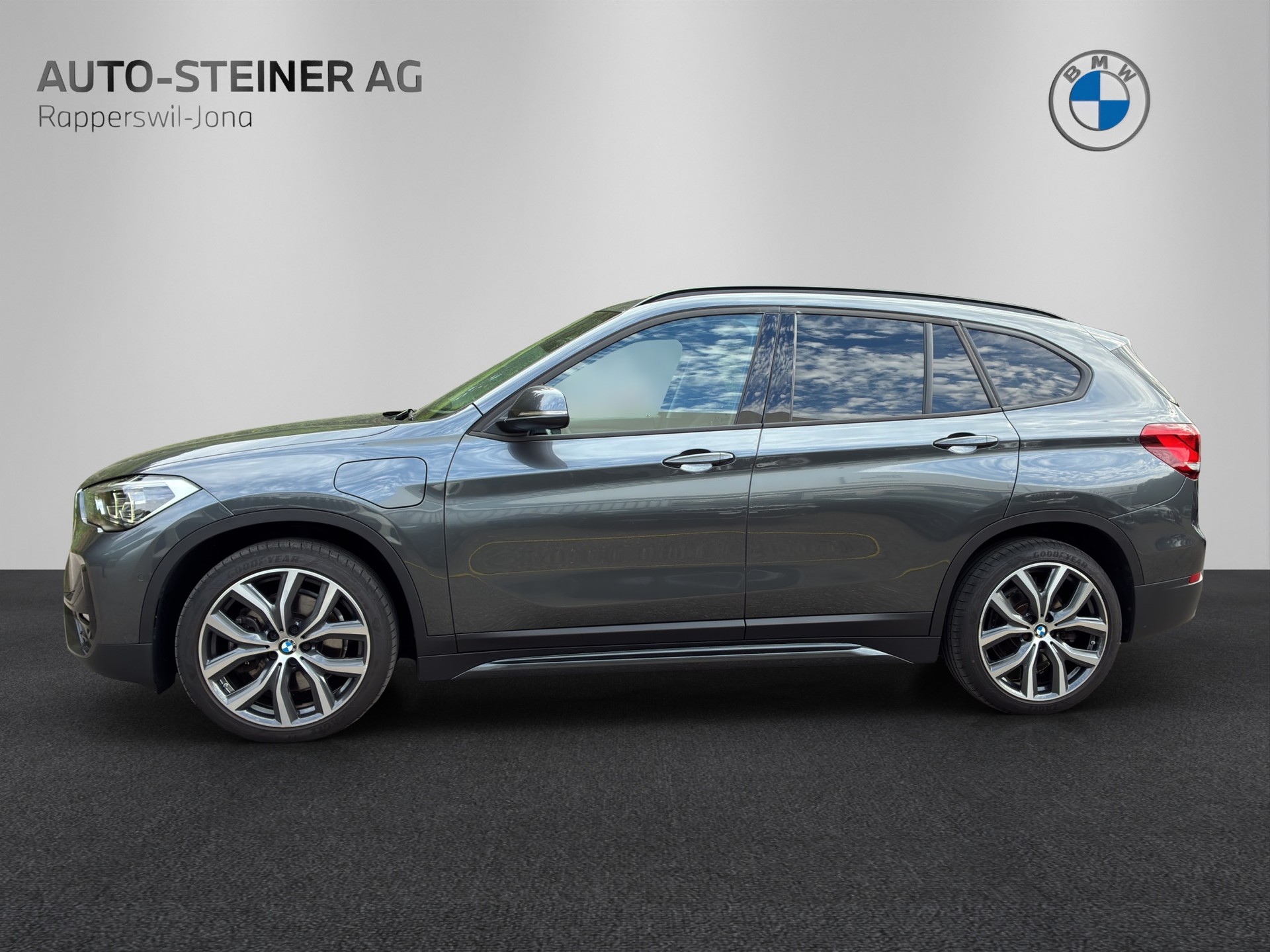 BMW X1 xDrive 25e Sport Line Steptronic-image-1