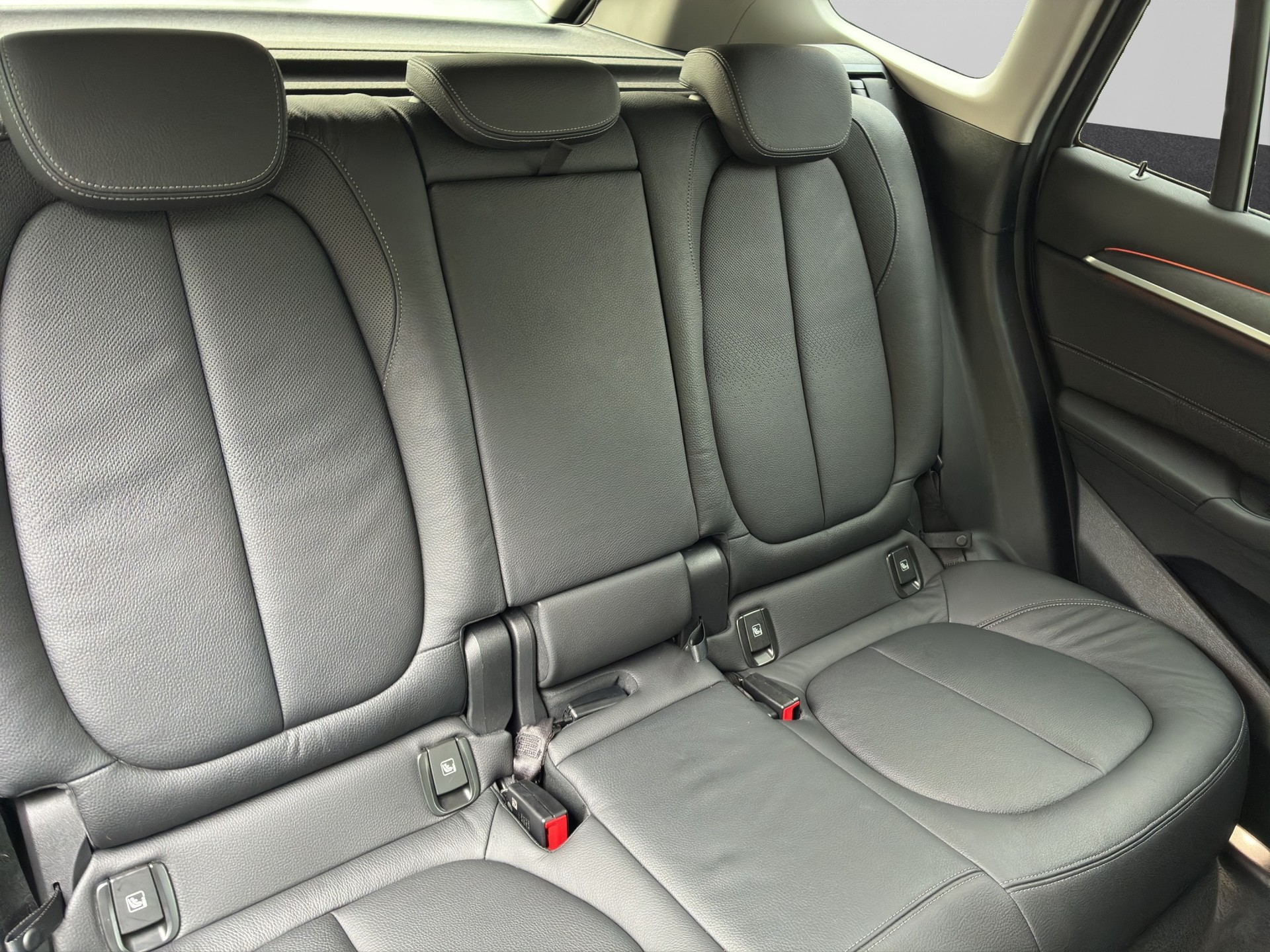 BMW X1 xDrive 25e Sport Line Steptronic-image-17