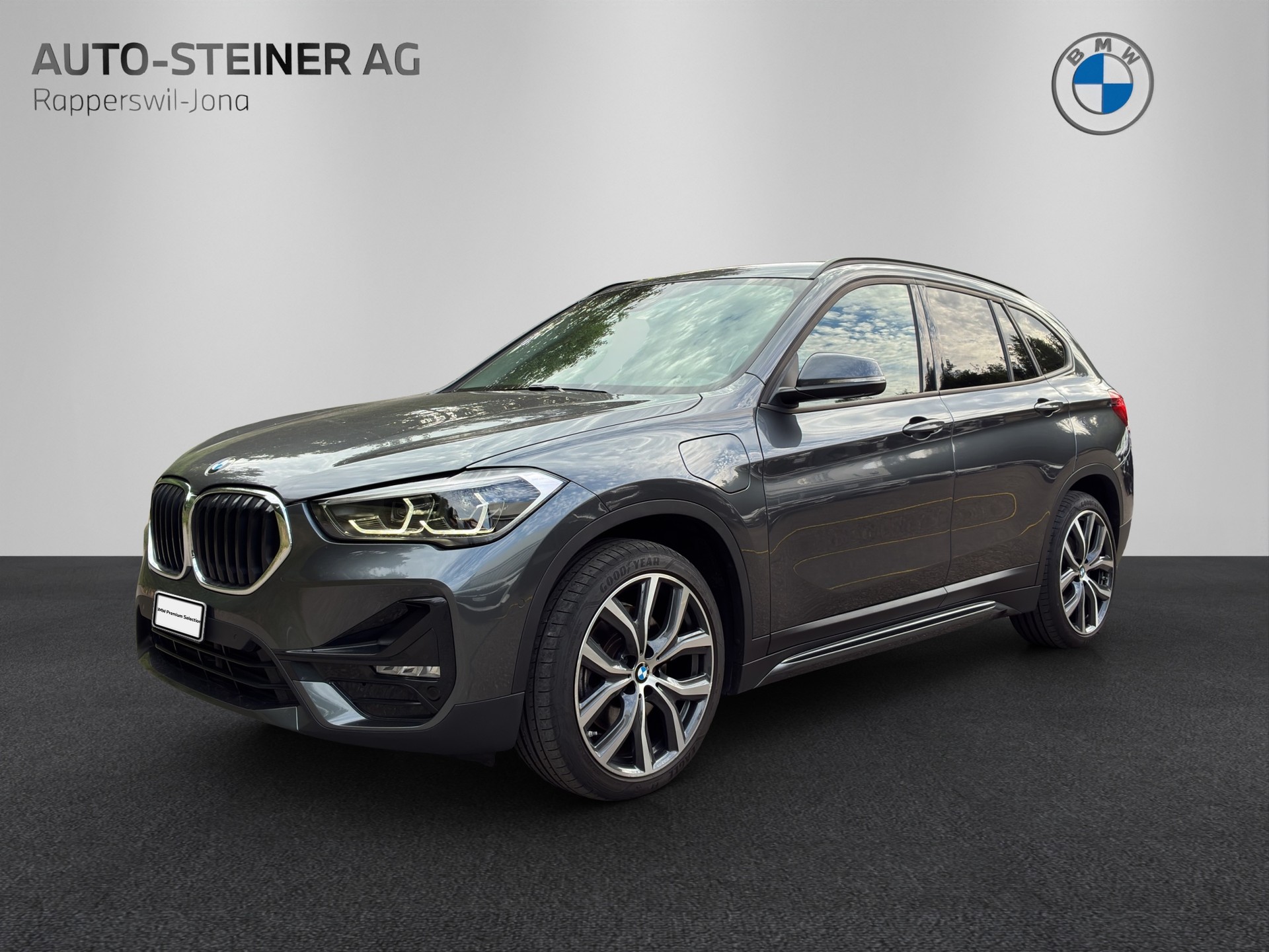 BMW X1 xDrive 25e Sport Line Steptronic-image-0