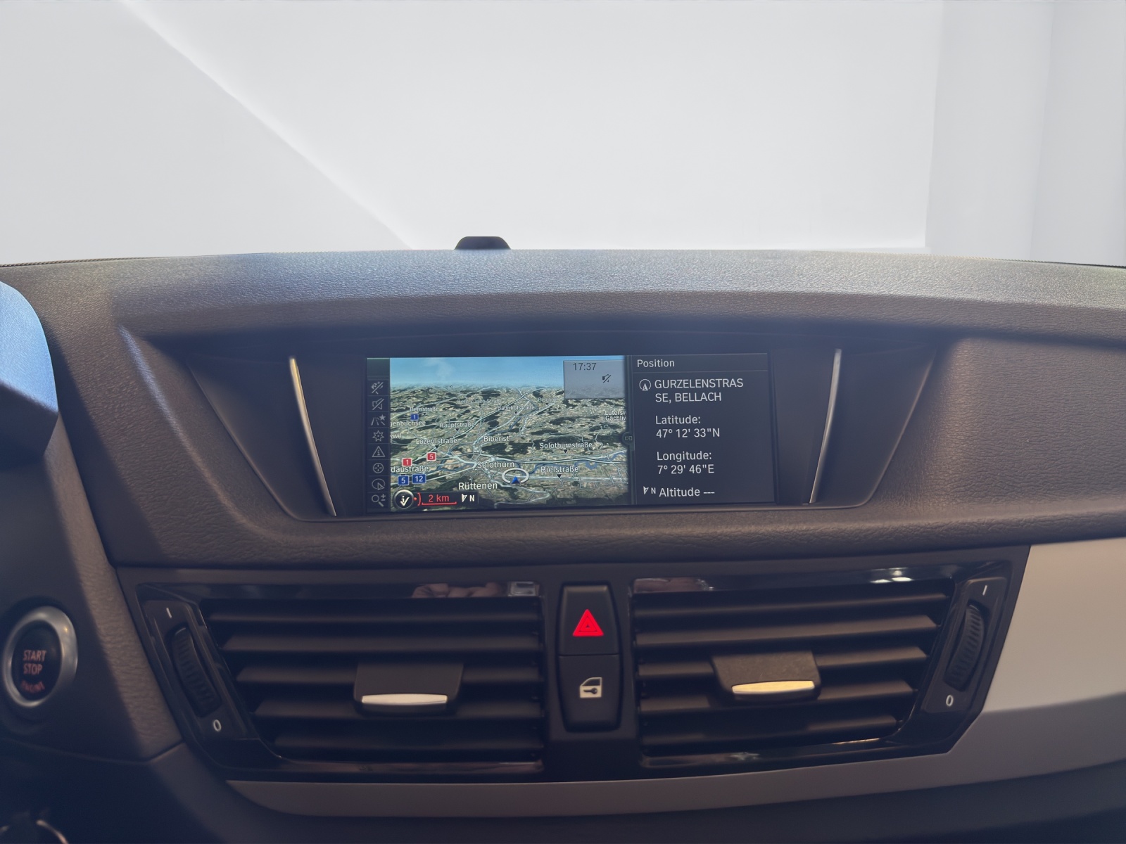 BMW X1 xDrive 20i Steptronic-image-21