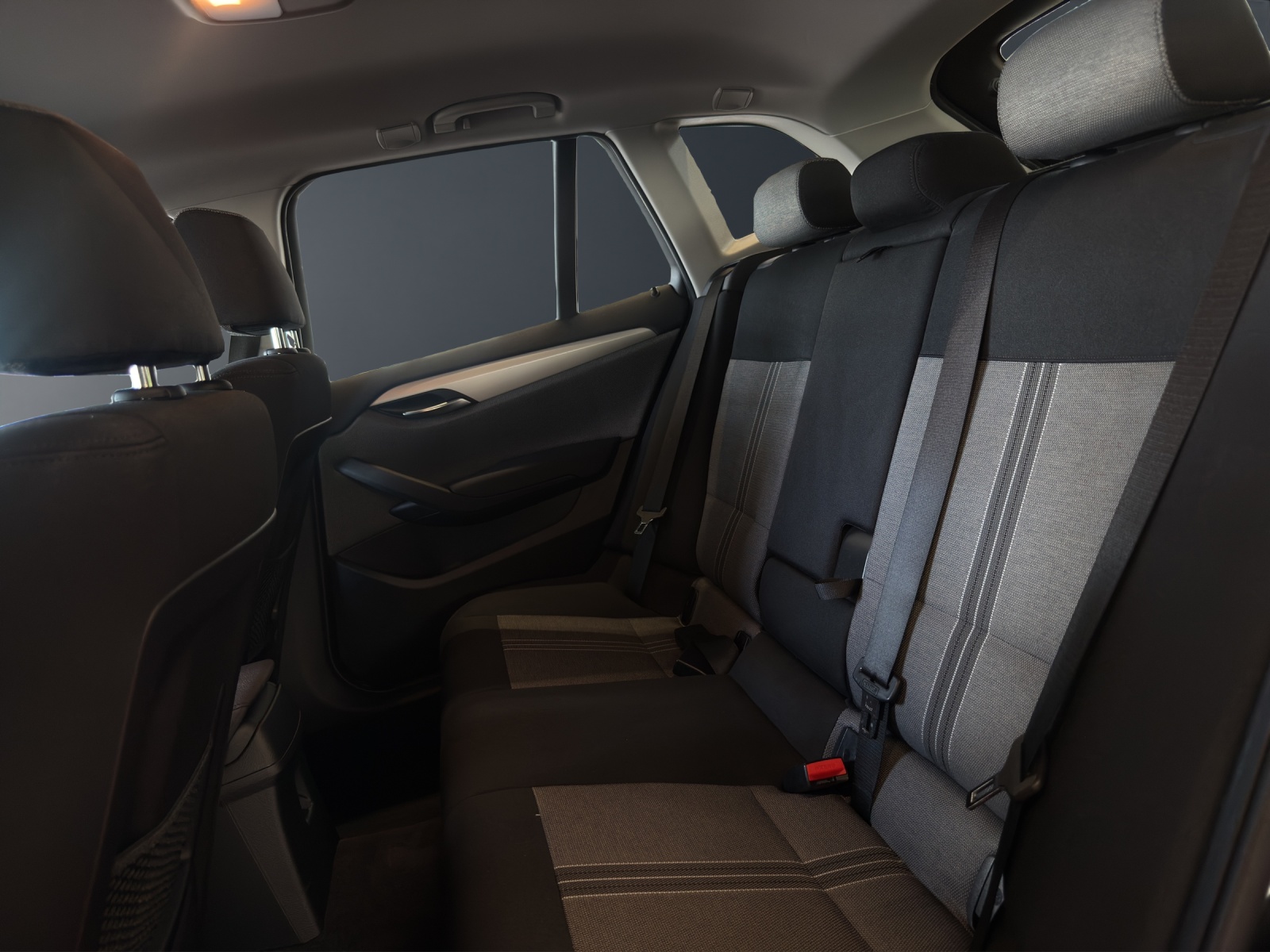 BMW X1 xDrive 20i Steptronic-image-11