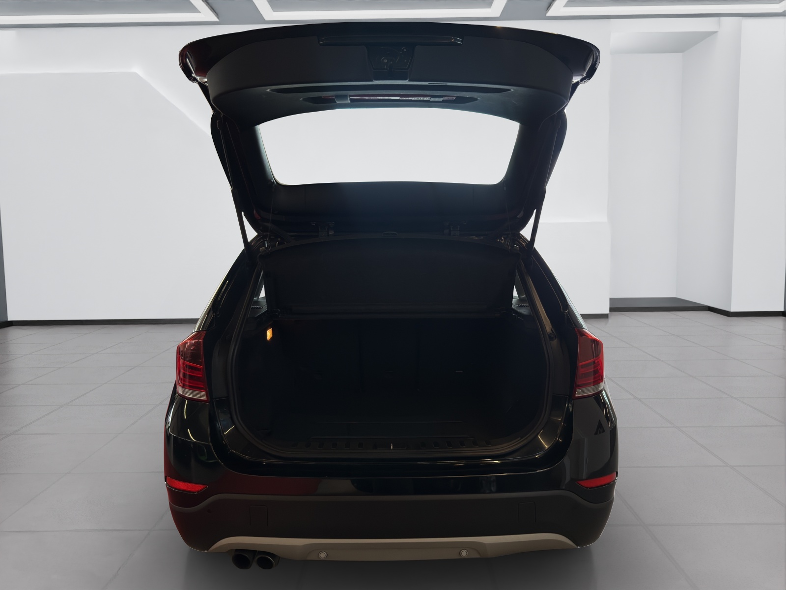 BMW X1 xDrive 20i Steptronic-image-24