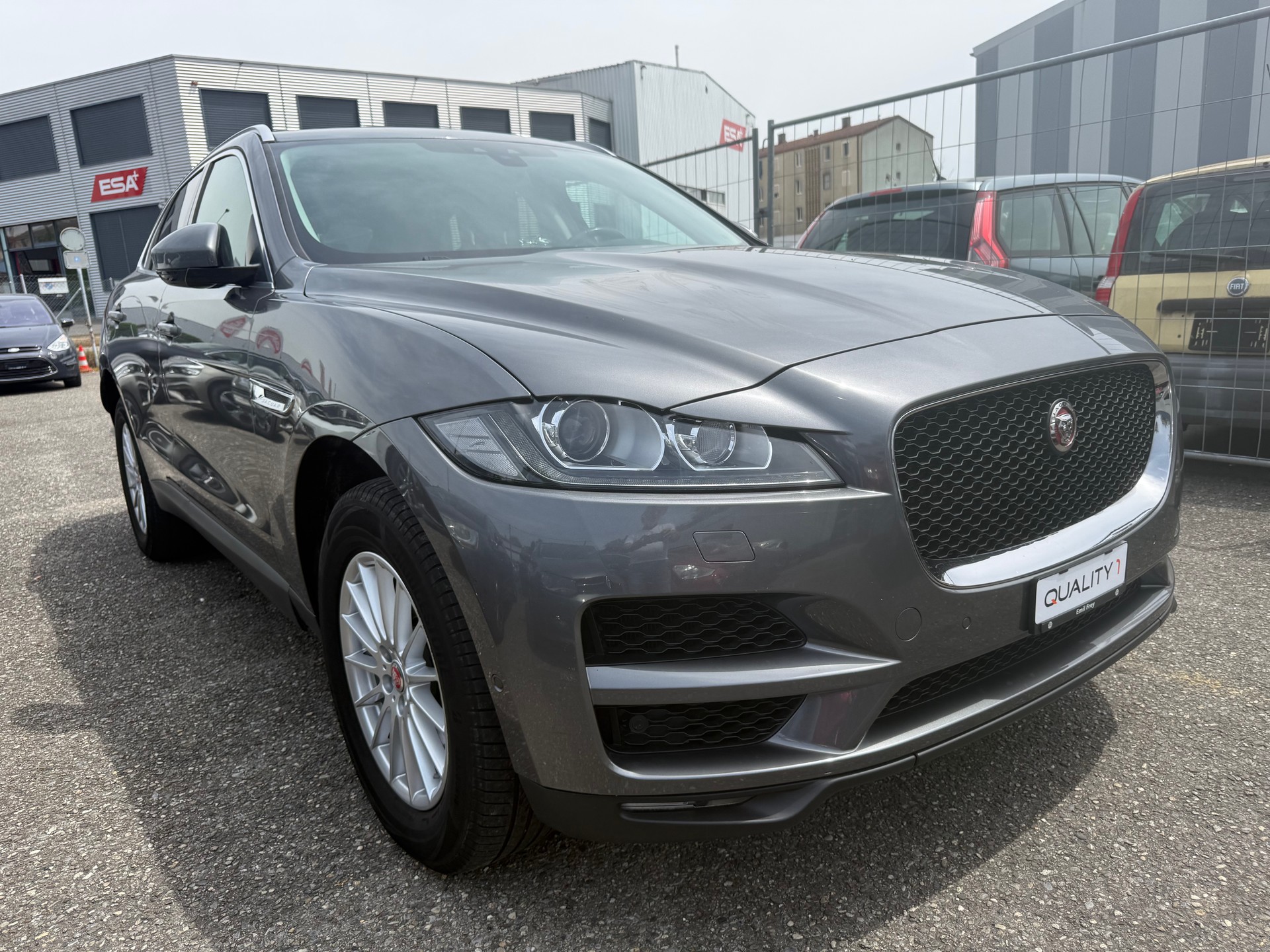 JAGUAR F-Pace 3.0 TD Prestige AWD Automatik-image-0
