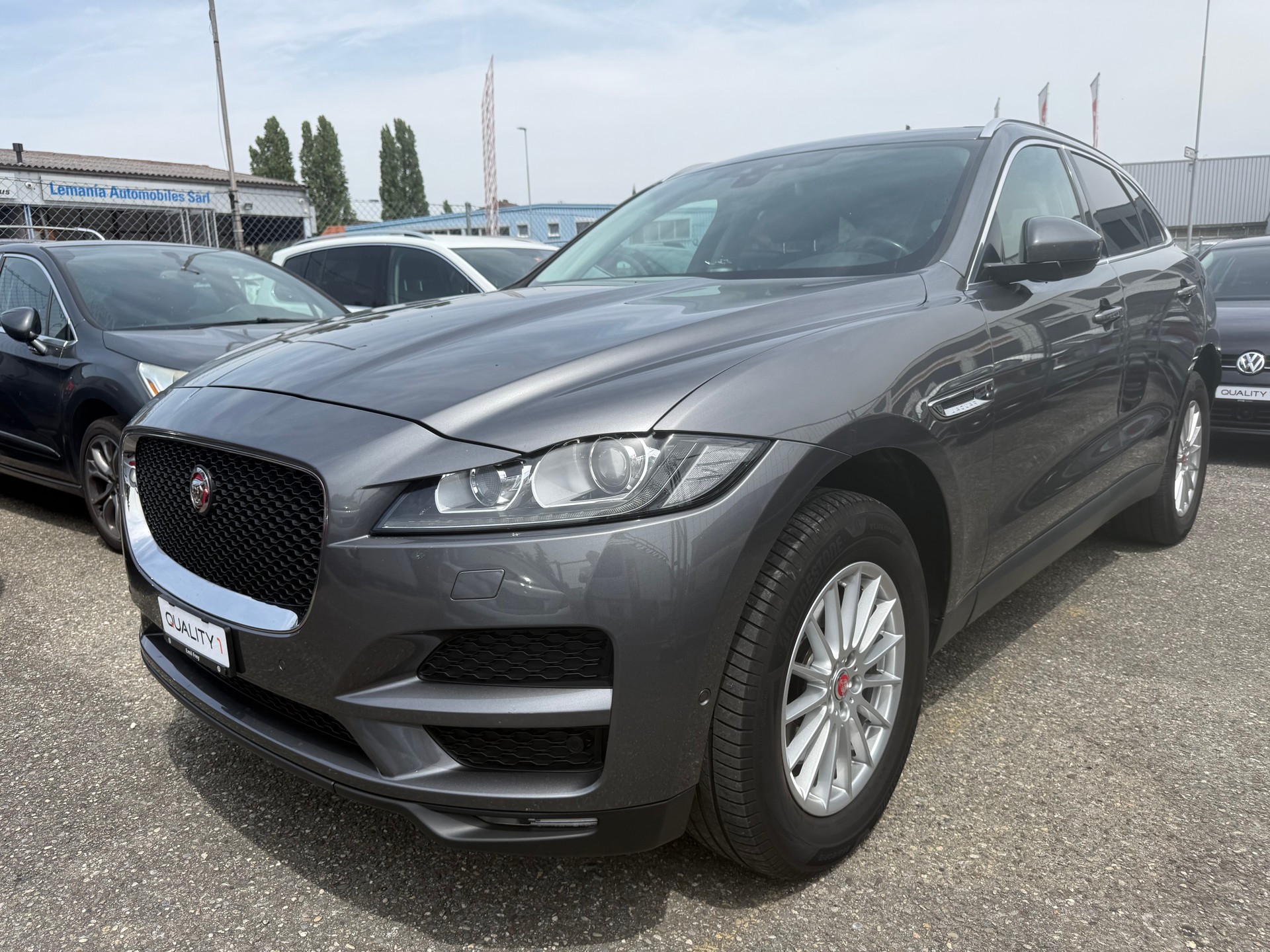 JAGUAR F-Pace 3.0 TD Prestige AWD Automatik-image-1