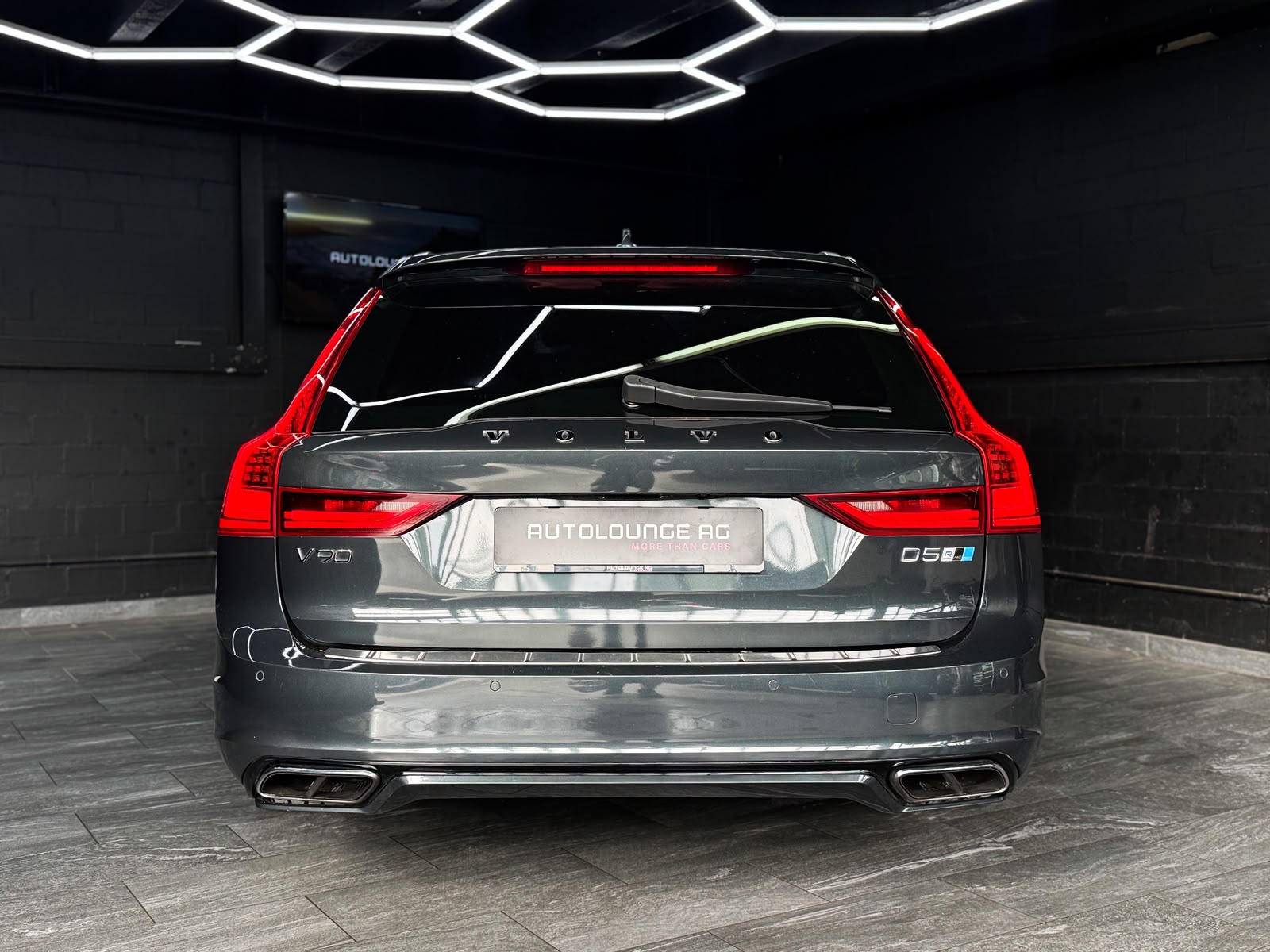 VOLVO V90 D5 AWD R-Design Geartronic Powerpulse-image-4
