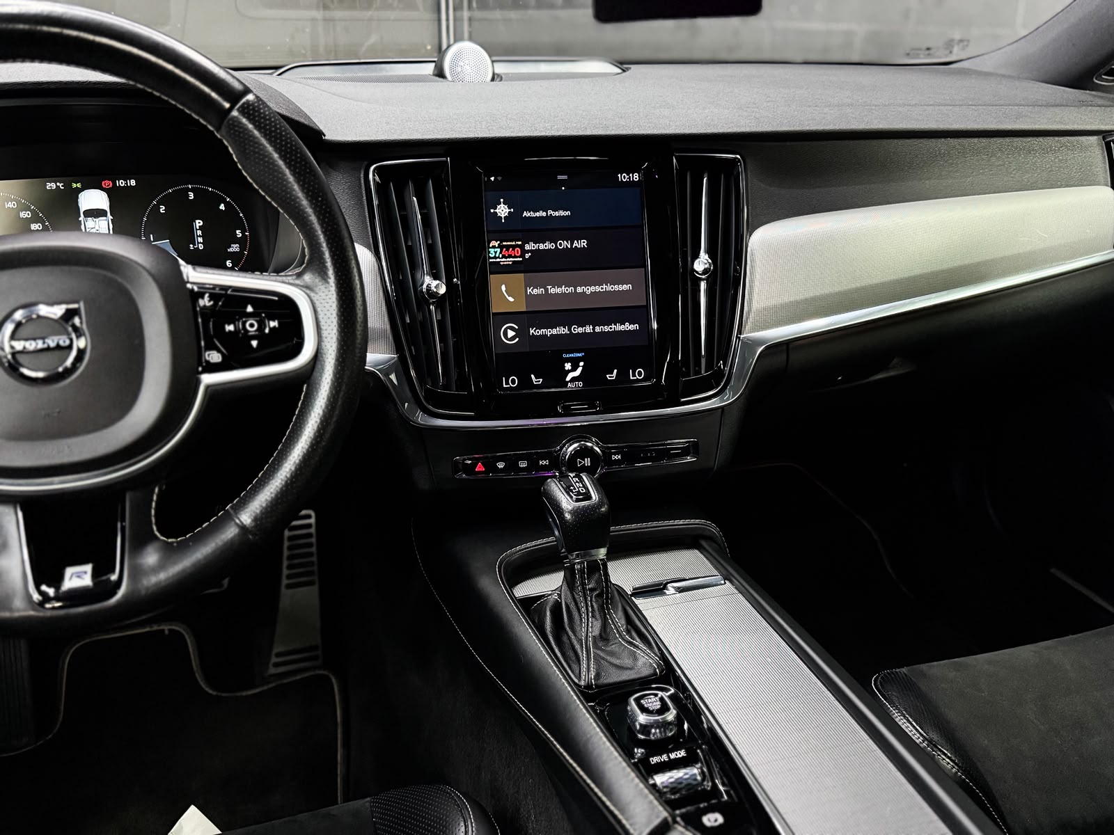 VOLVO V90 D5 AWD R-Design Geartronic Powerpulse-image-13