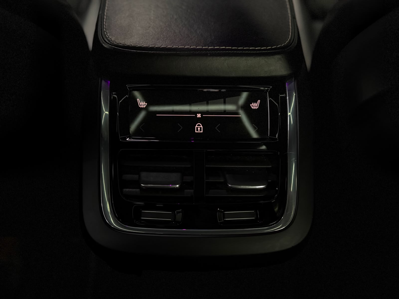 VOLVO V90 D5 AWD R-Design Geartronic Powerpulse-image-17